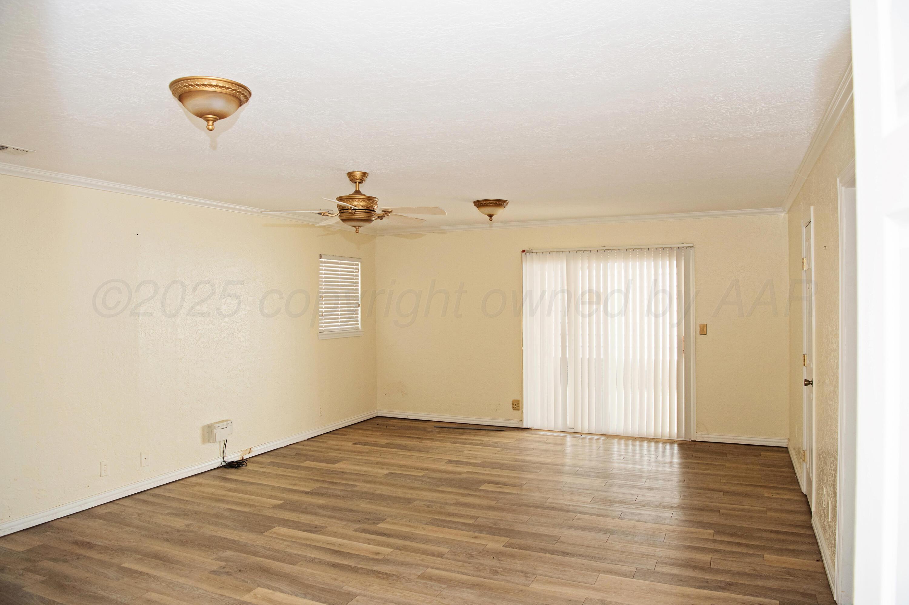 411 E 6th Street Property Photo 54