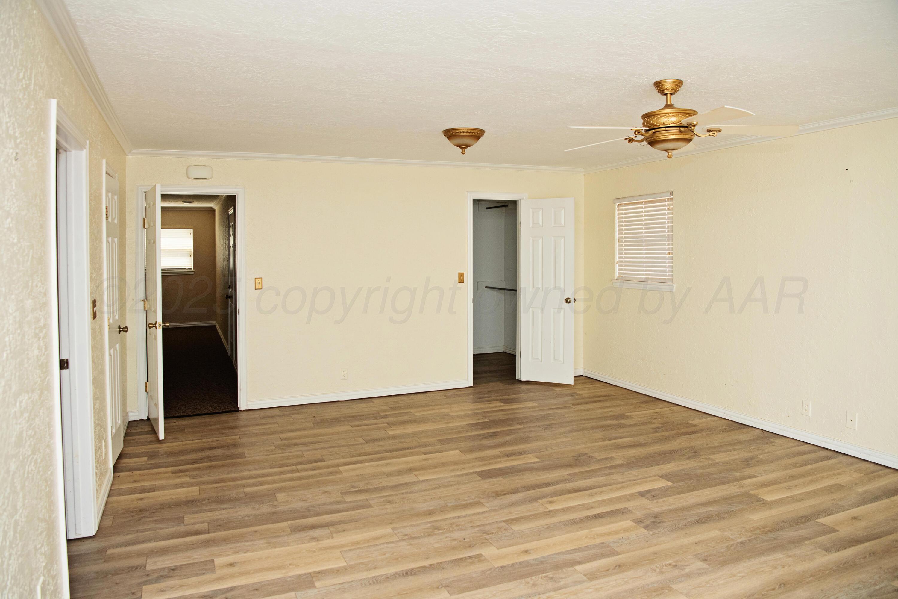 411 E 6th Street Property Photo 56