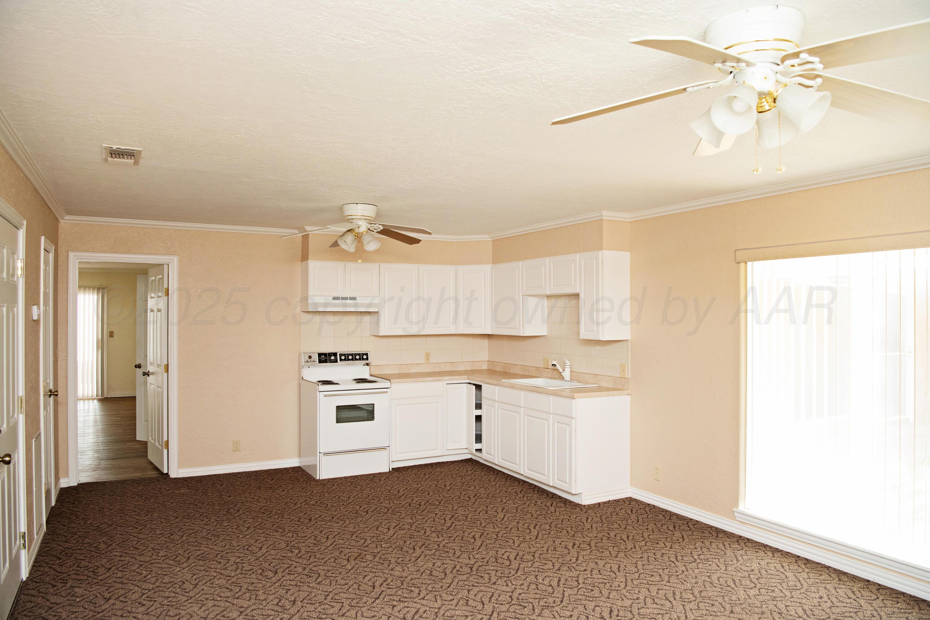 411 E 6th Street Property Photo 58