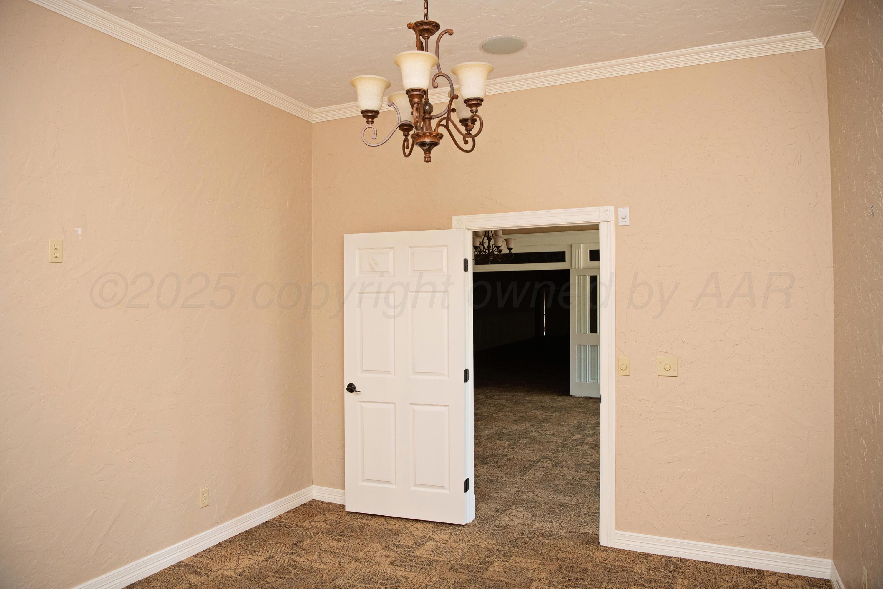 411 E 6th Street Property Photo 37