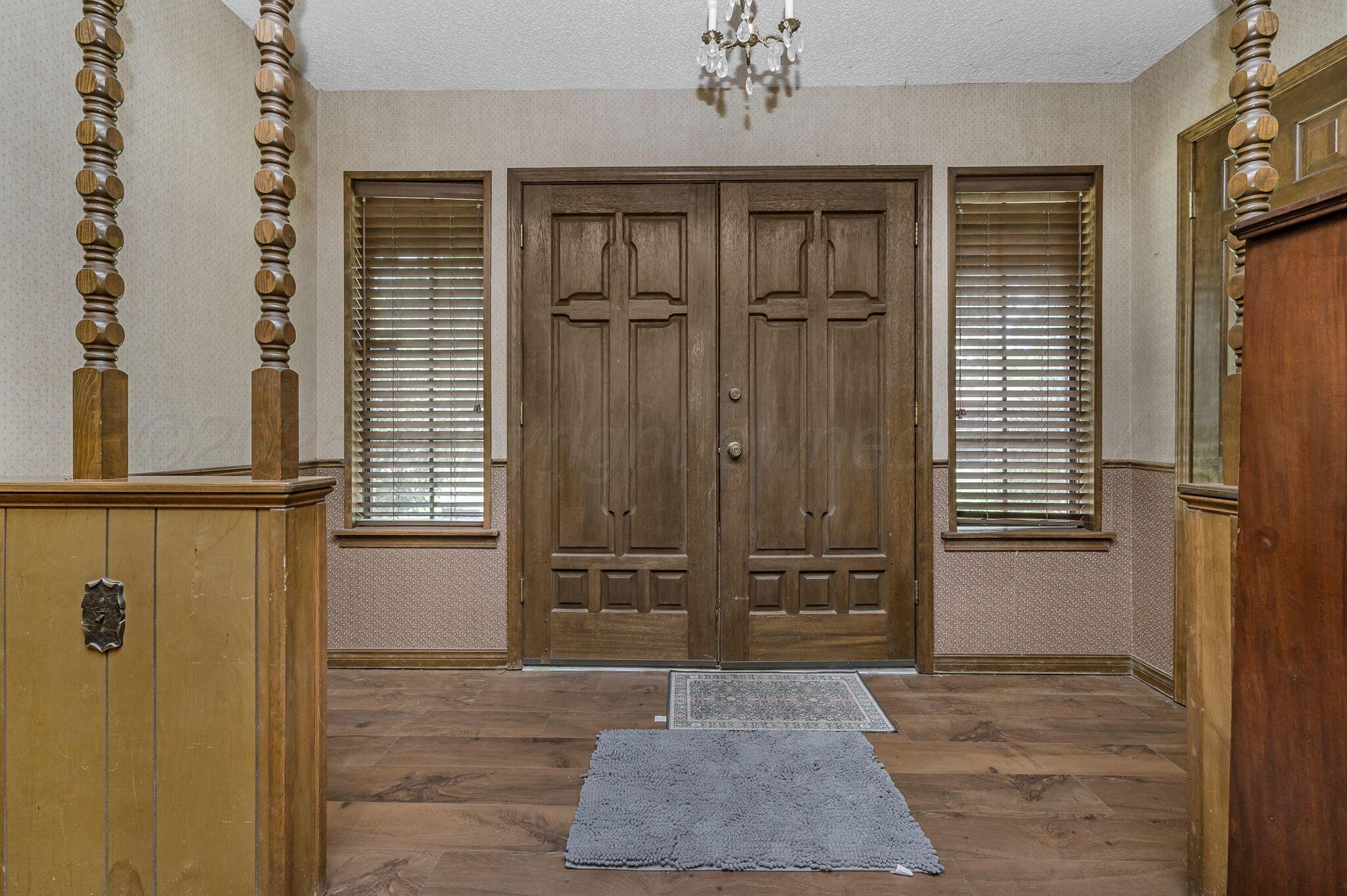 7606 Canode Drive Property Photo 3