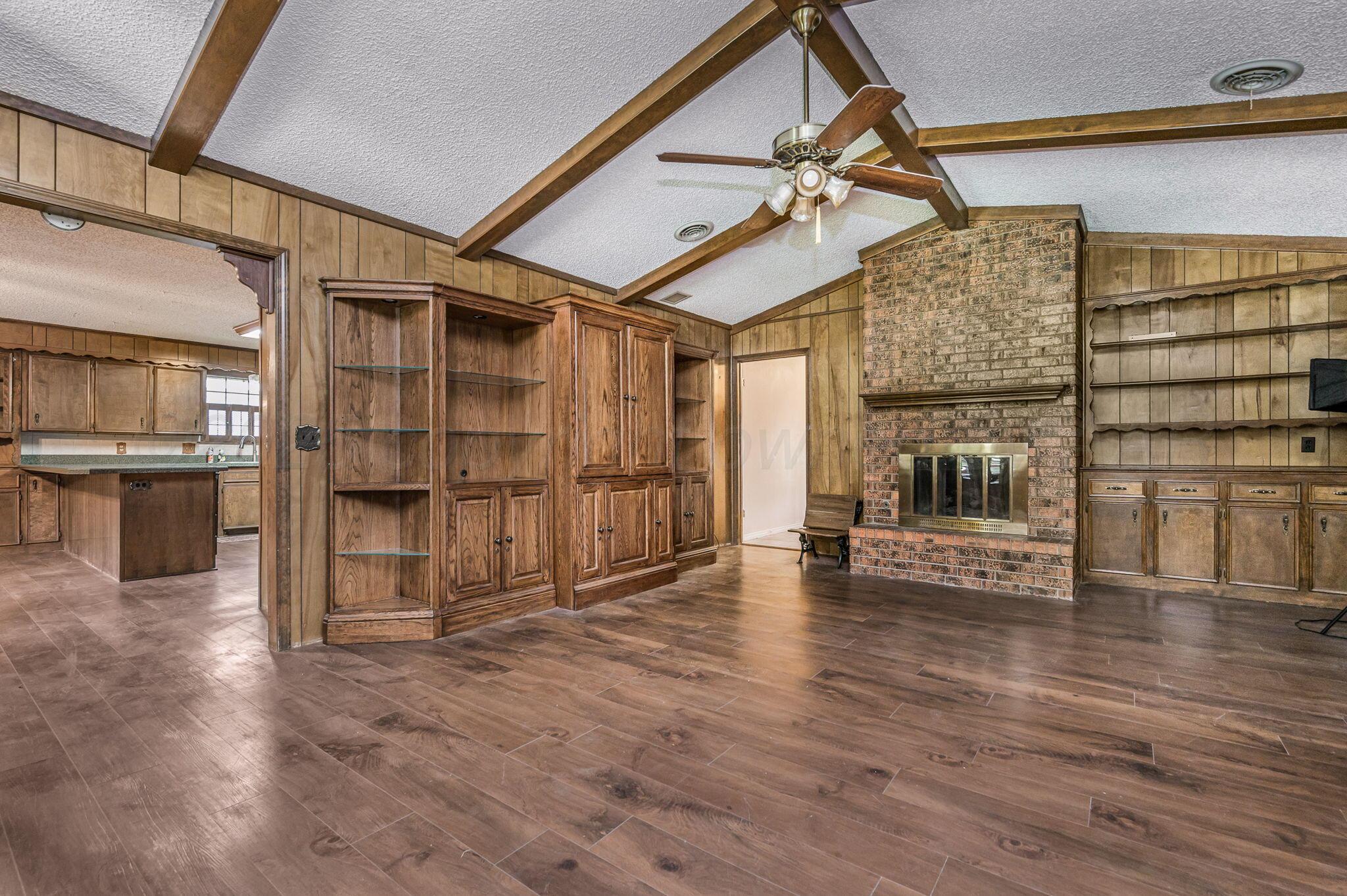 7606 Canode Drive Property Photo 4