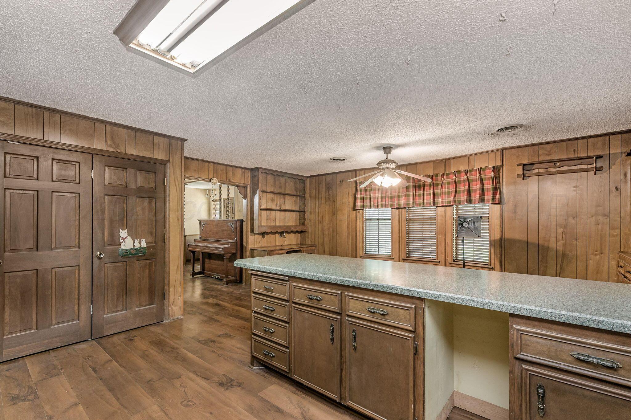 7606 Canode Drive Property Photo 10
