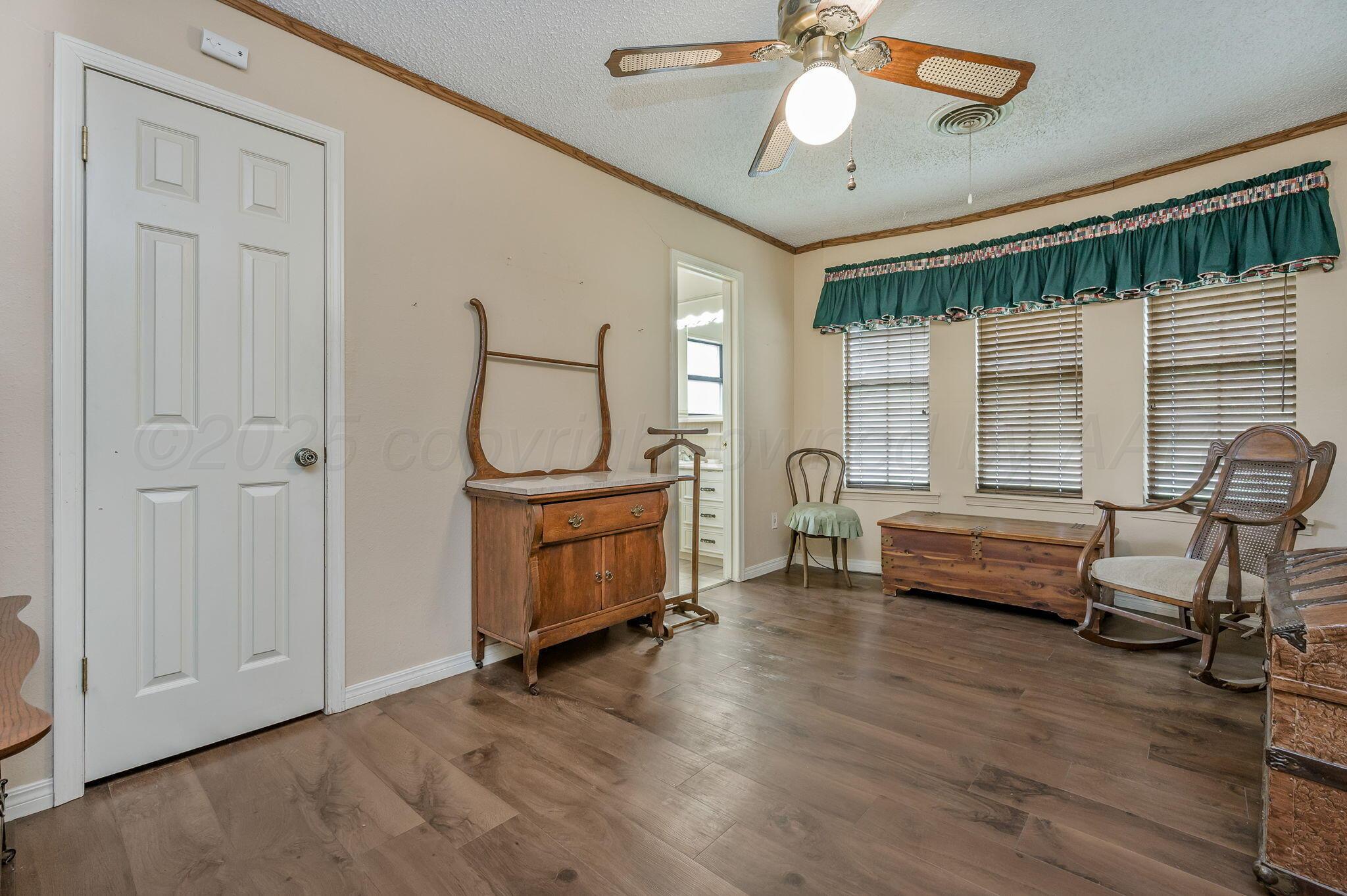 7606 Canode Drive Property Photo 12