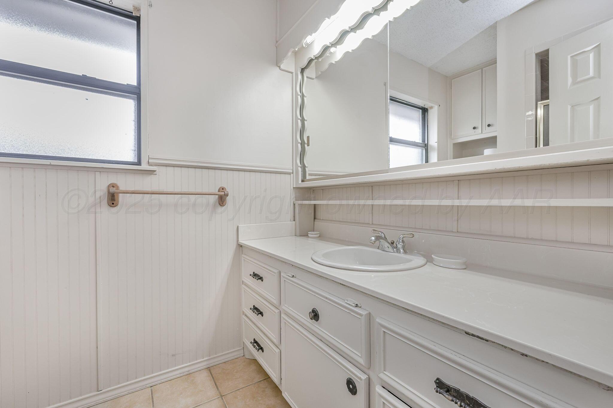 7606 Canode Drive Property Photo 13
