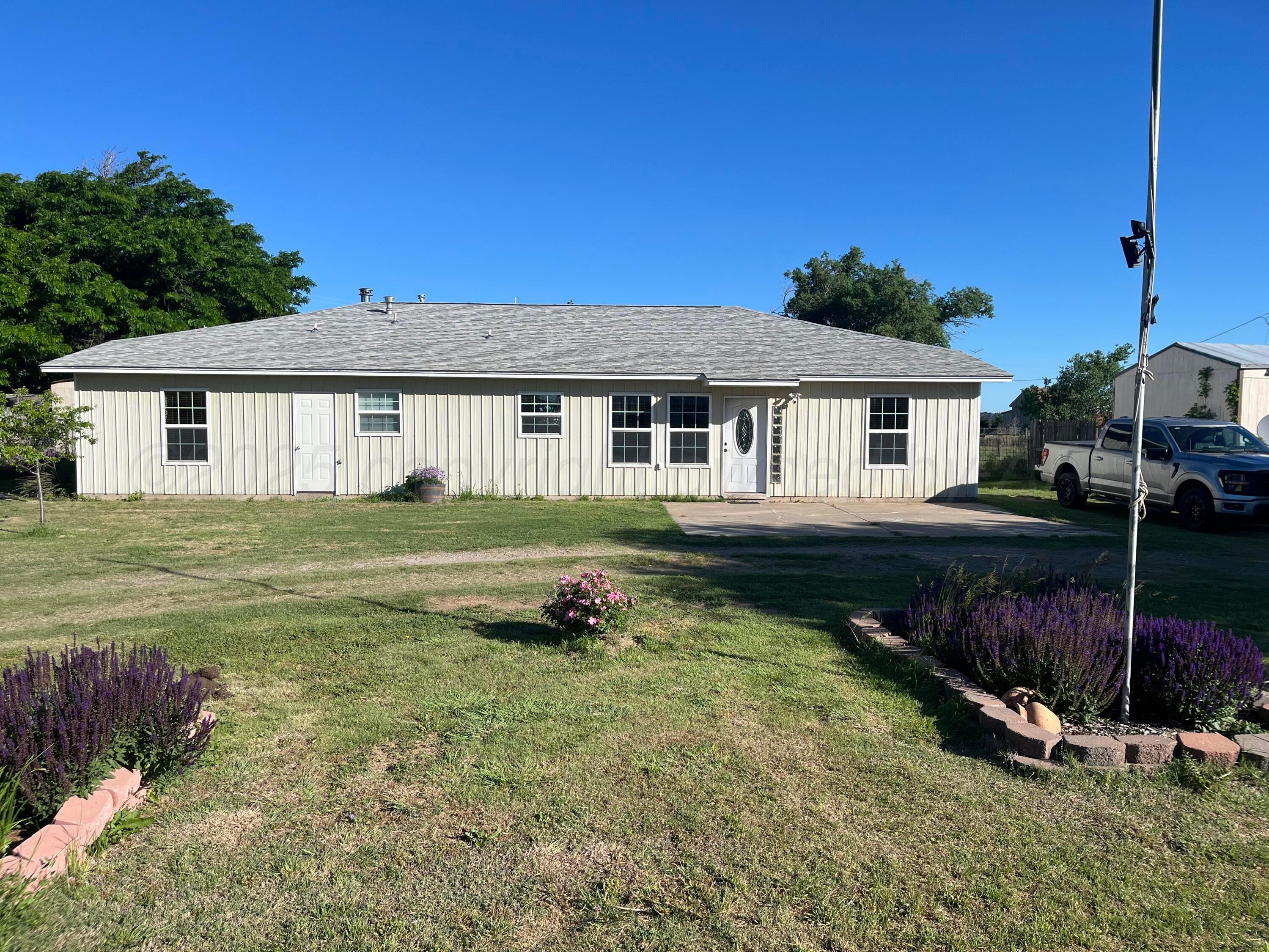 4515 Hines Property Photo 3