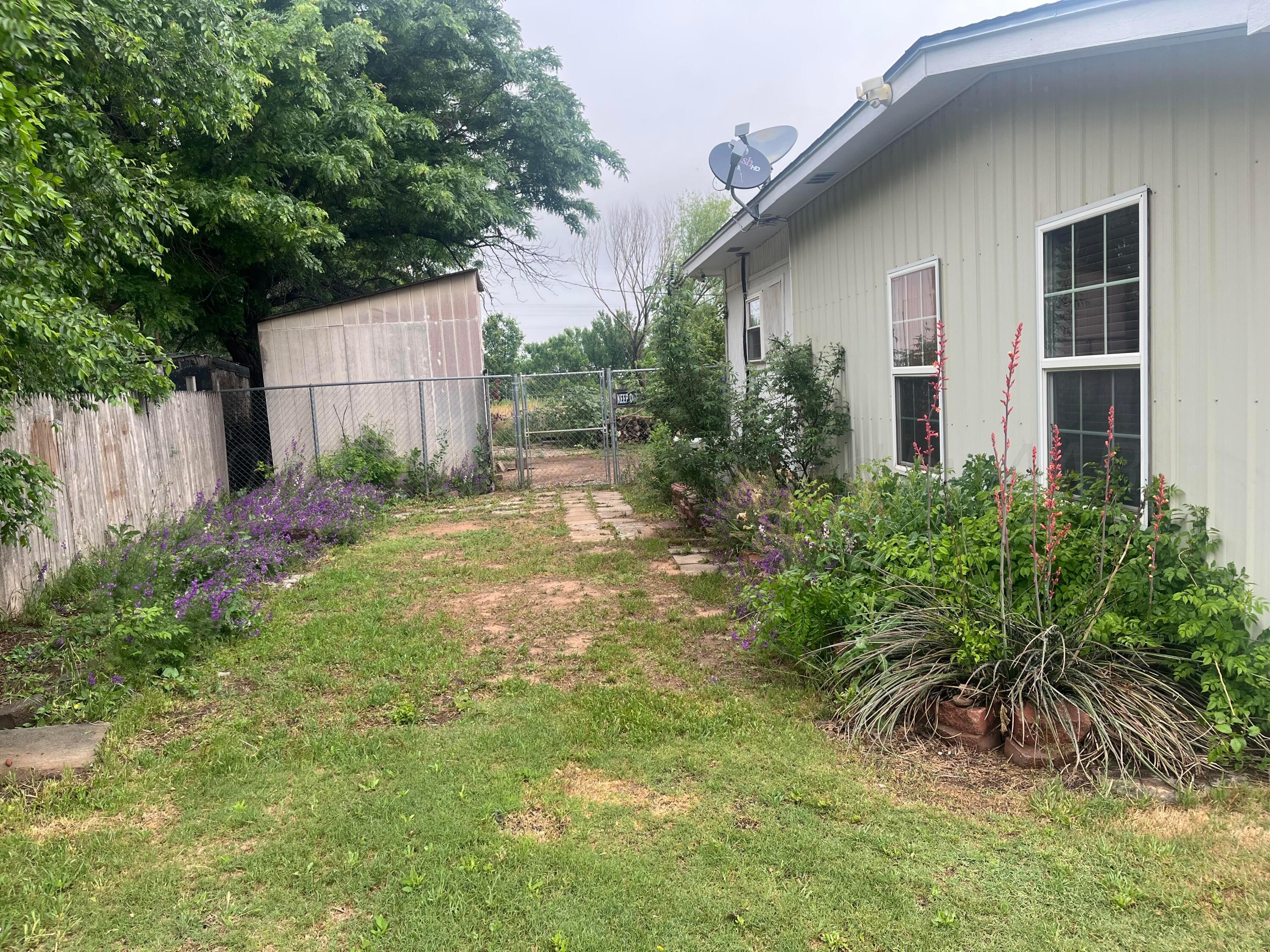 4515 Hines Property Photo 4