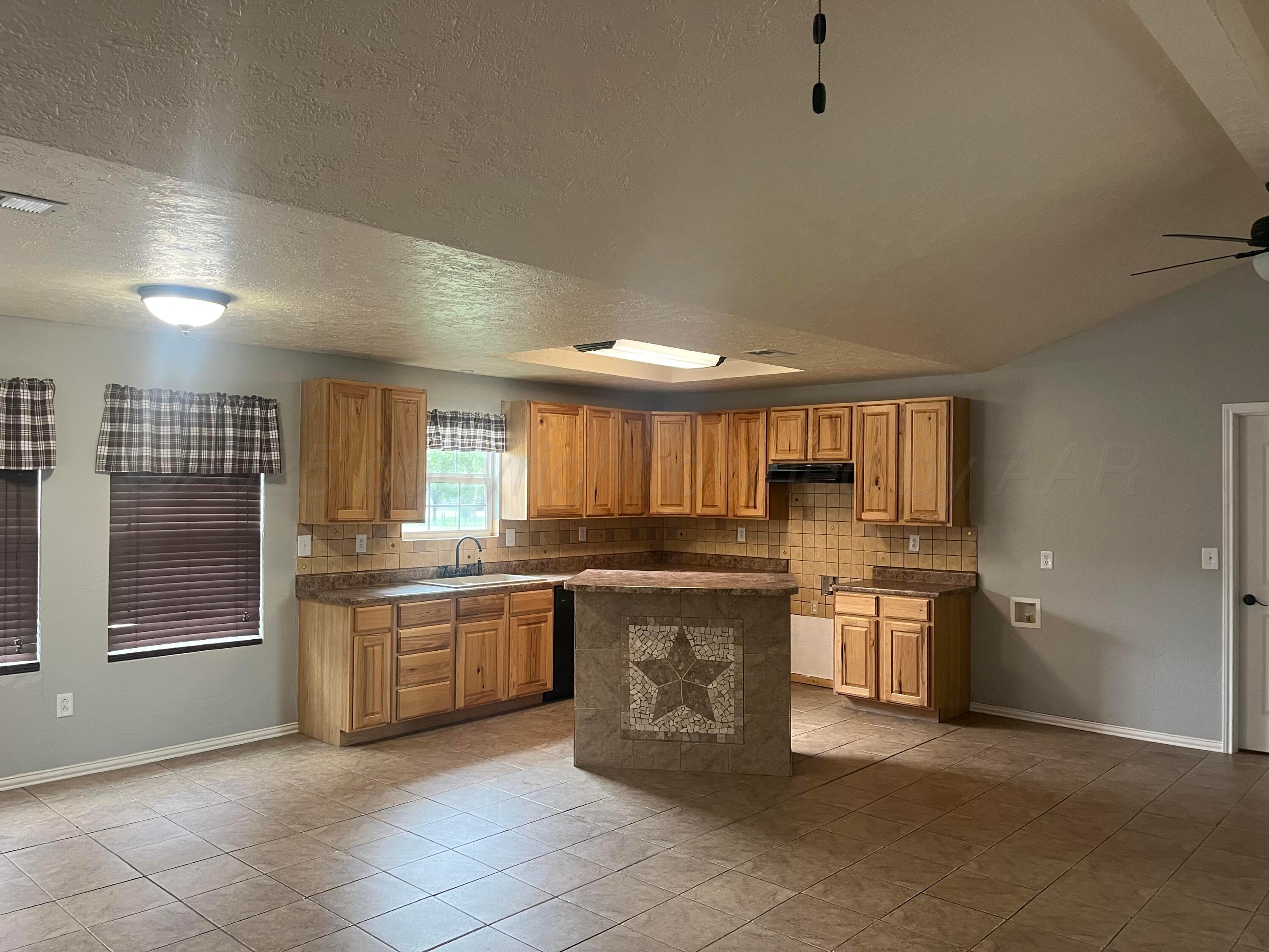 4515 Hines Property Photo 5