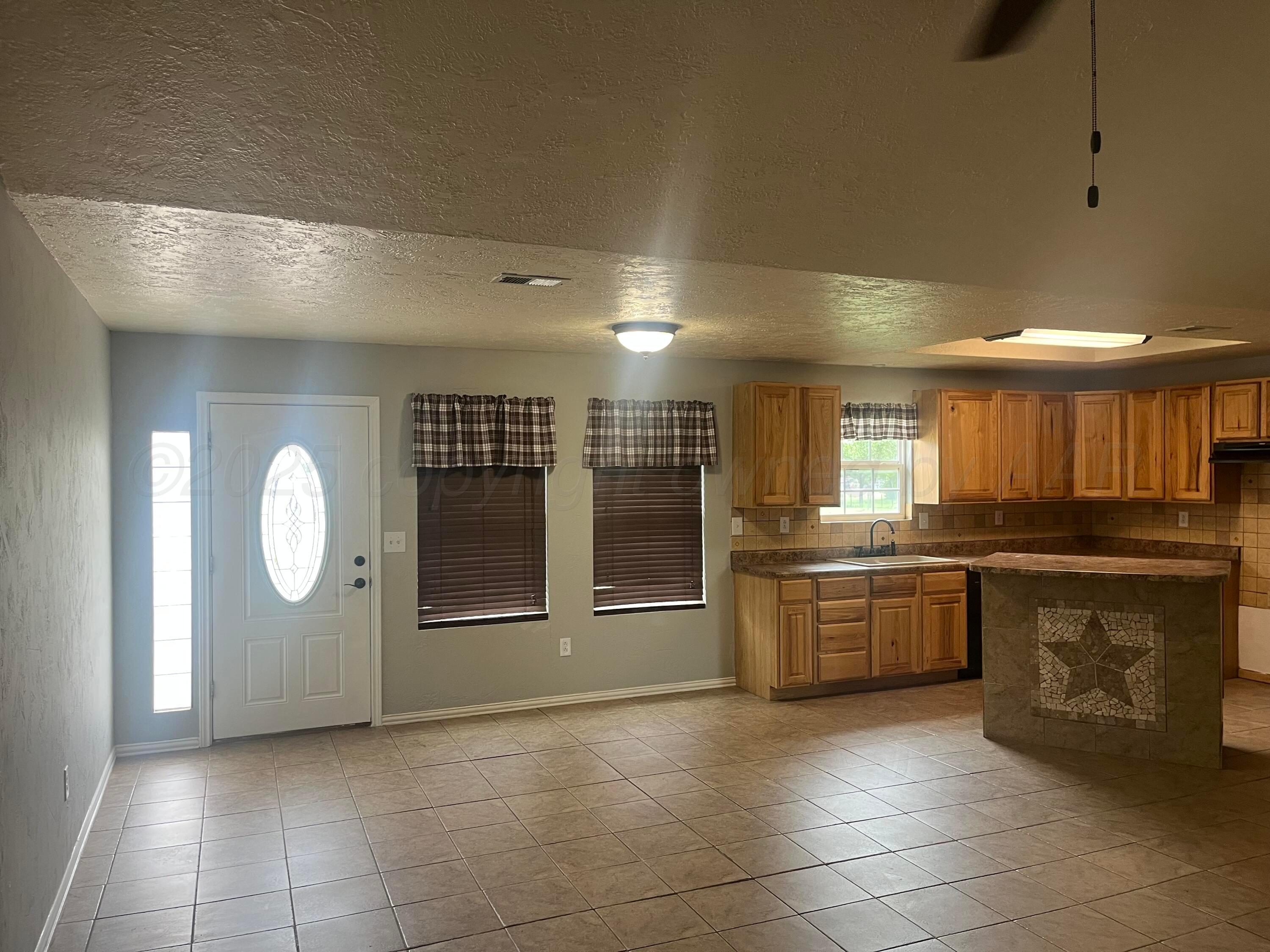 4515 Hines Property Photo 7