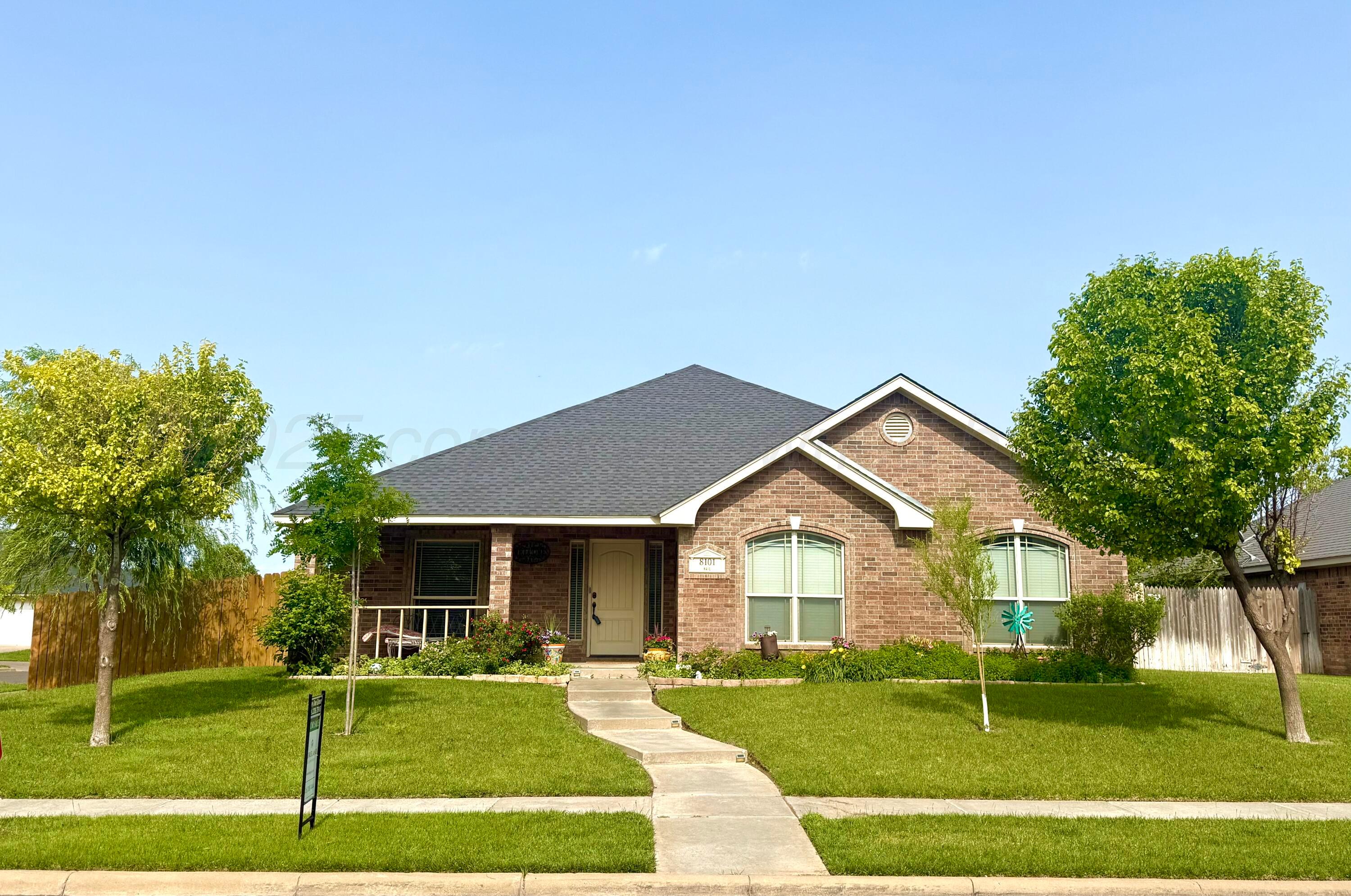 8101 VAIL Drive Property Photo 1