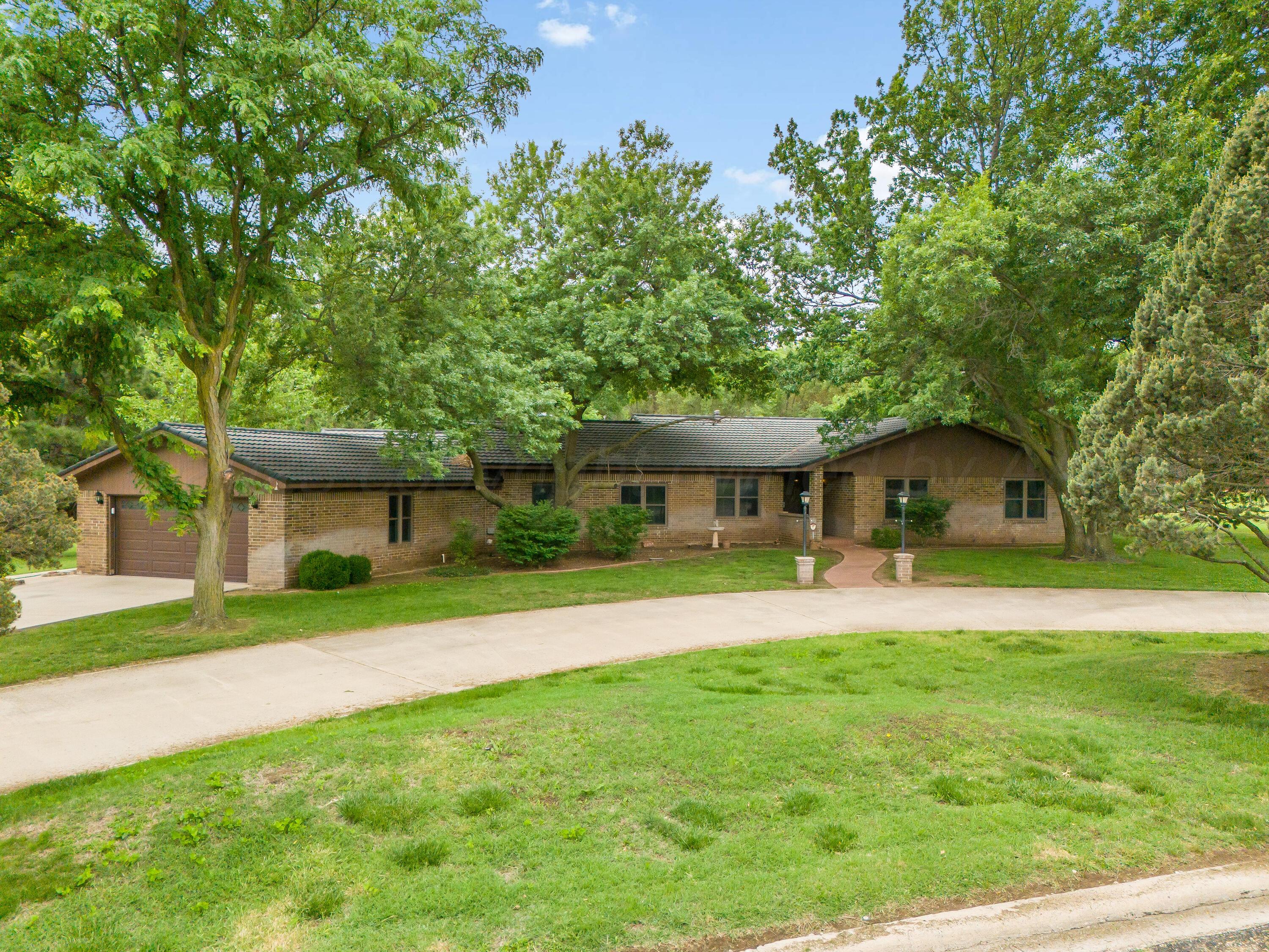 300 W 11th Street Picture