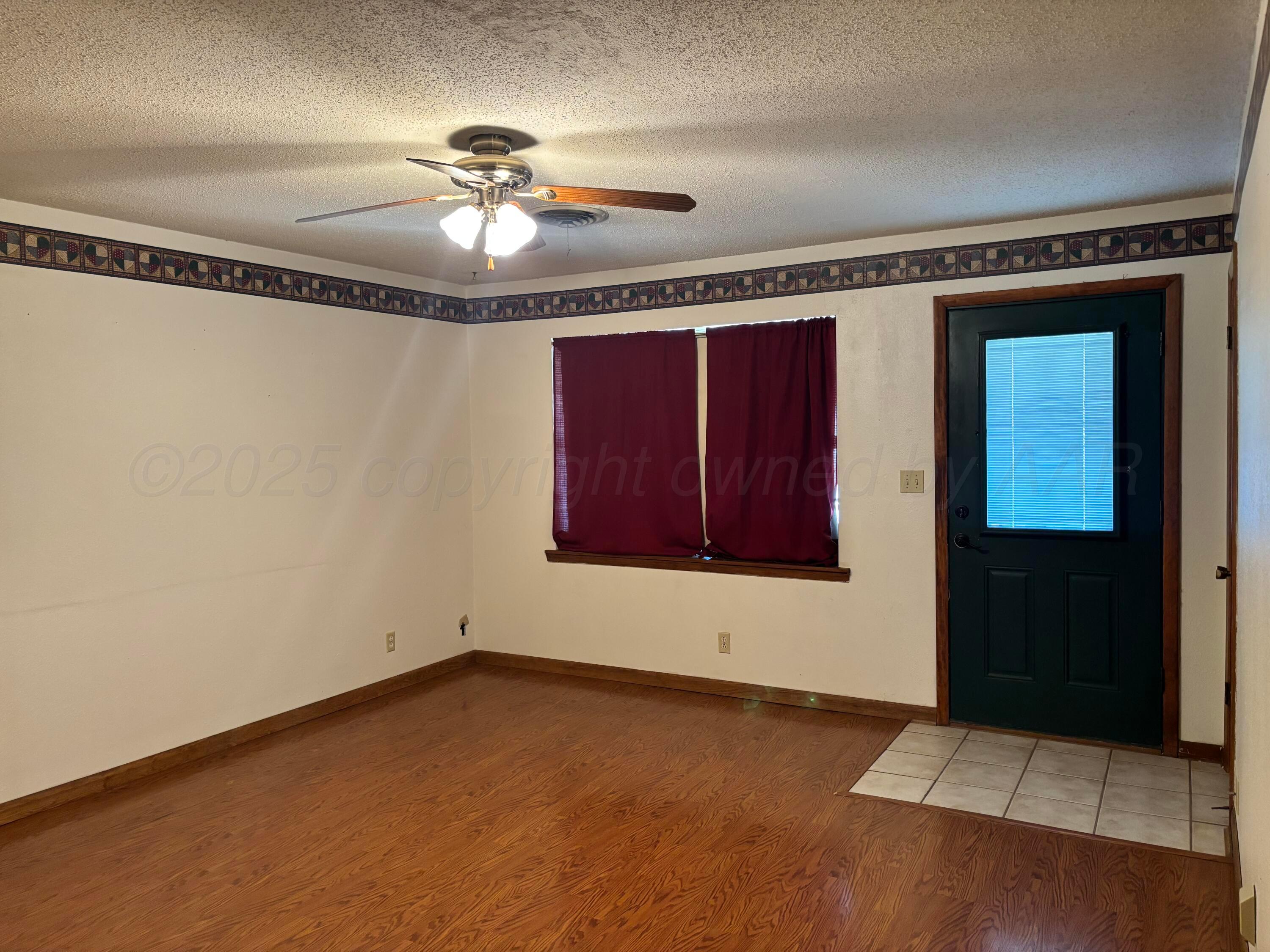 716 Collier Dr Property Photo 2