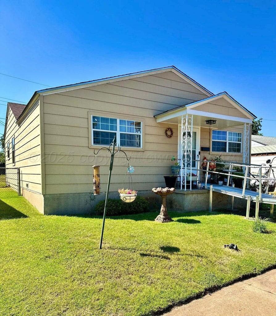 211 Estireno Street Property Photo 1