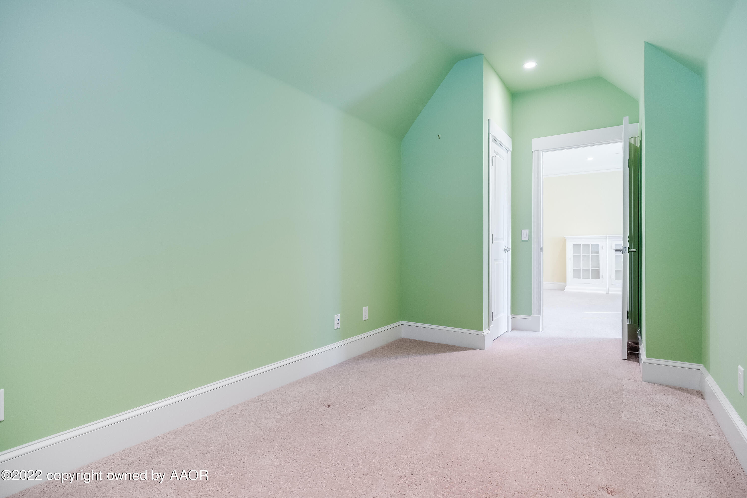 2223 S Ong Street Property Photo 56