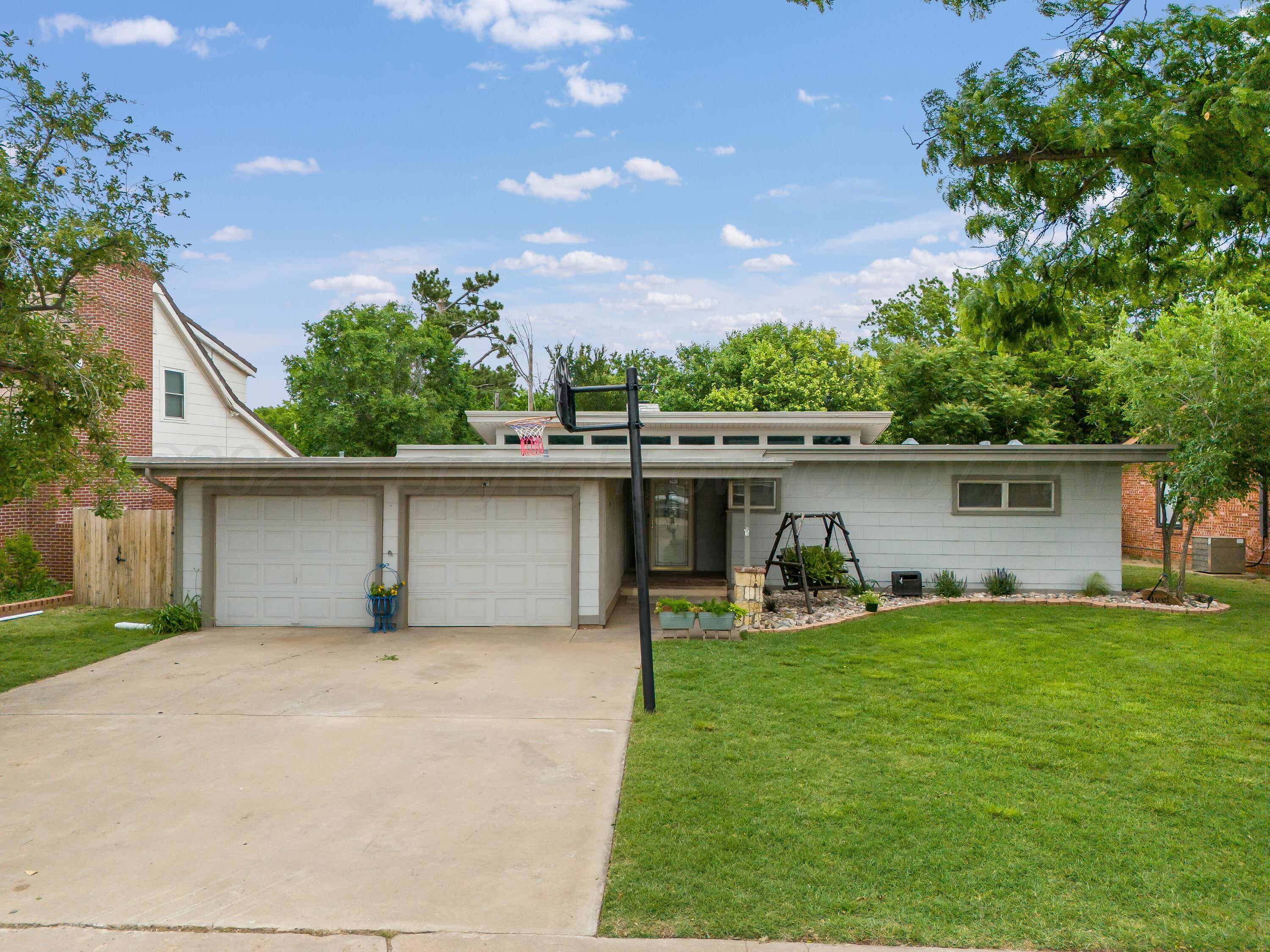 123 Bellaire Avenue Property Photo 1