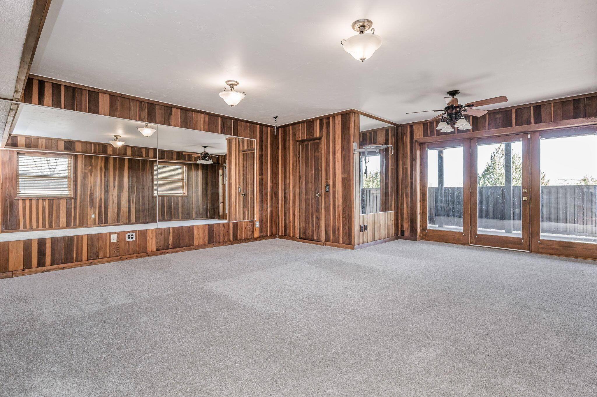 100 Cedar Property Photo 18