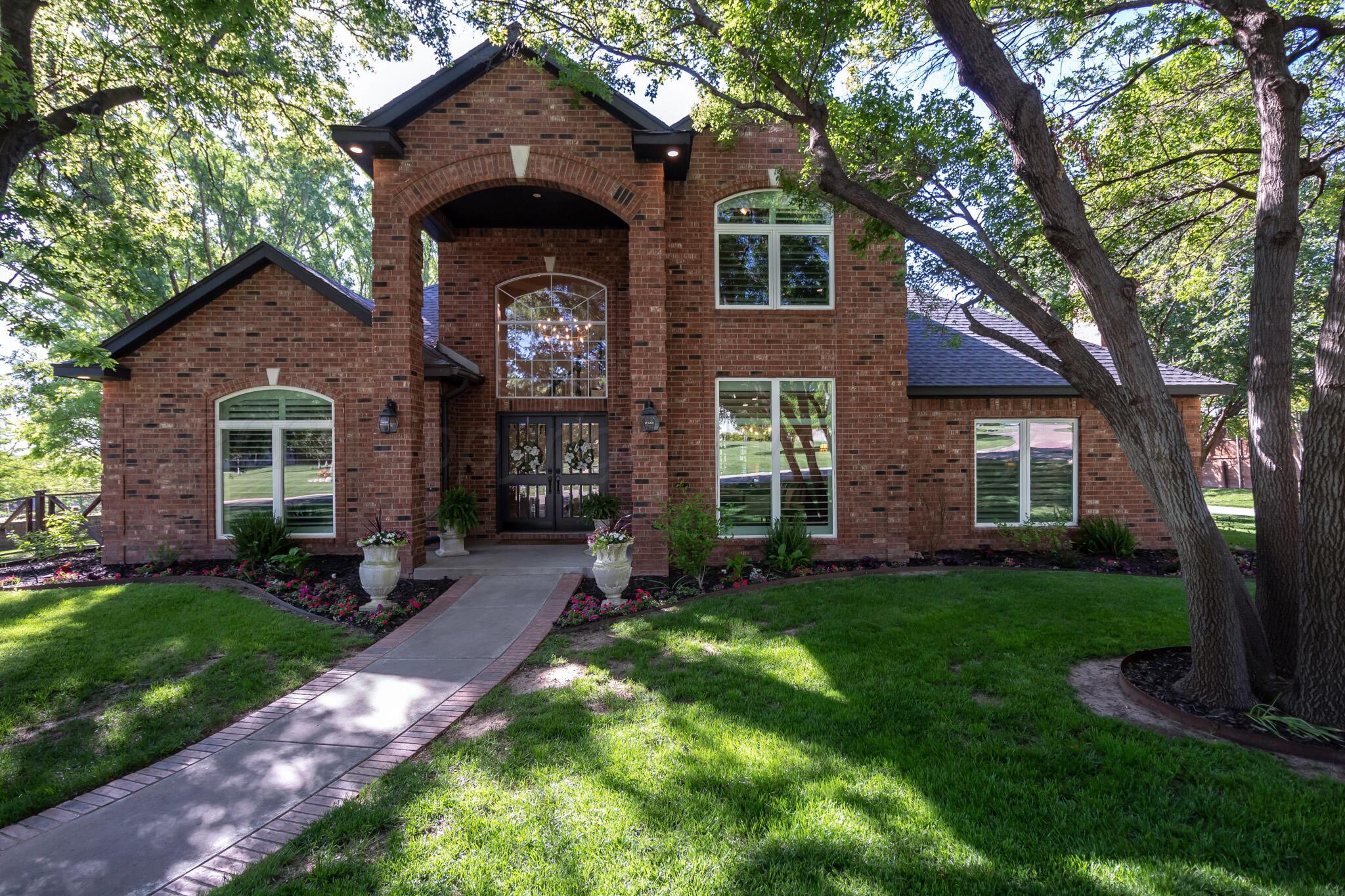 2112 Clubview Property Photo 1