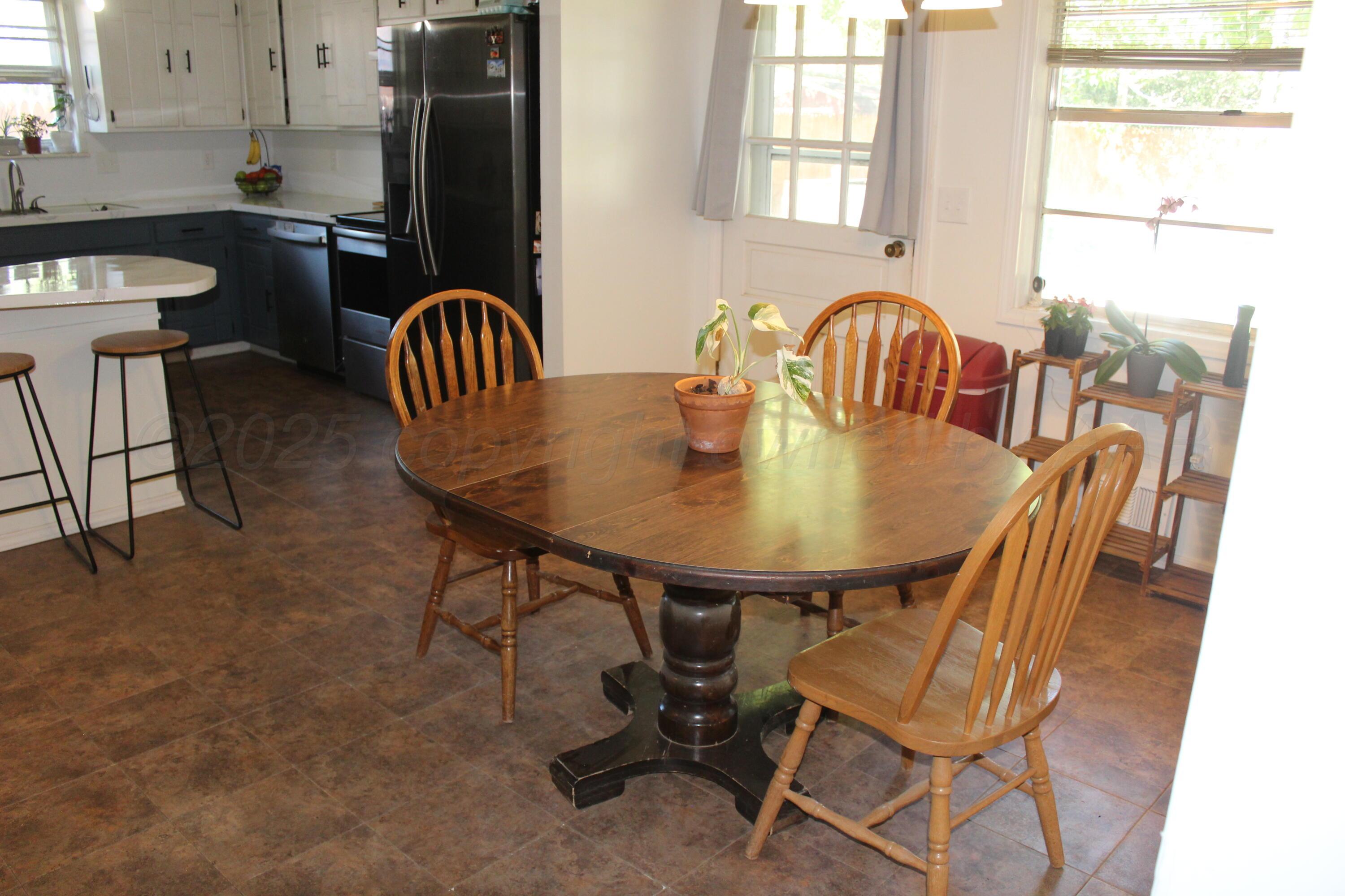 306 Douglas Street Property Photo 10