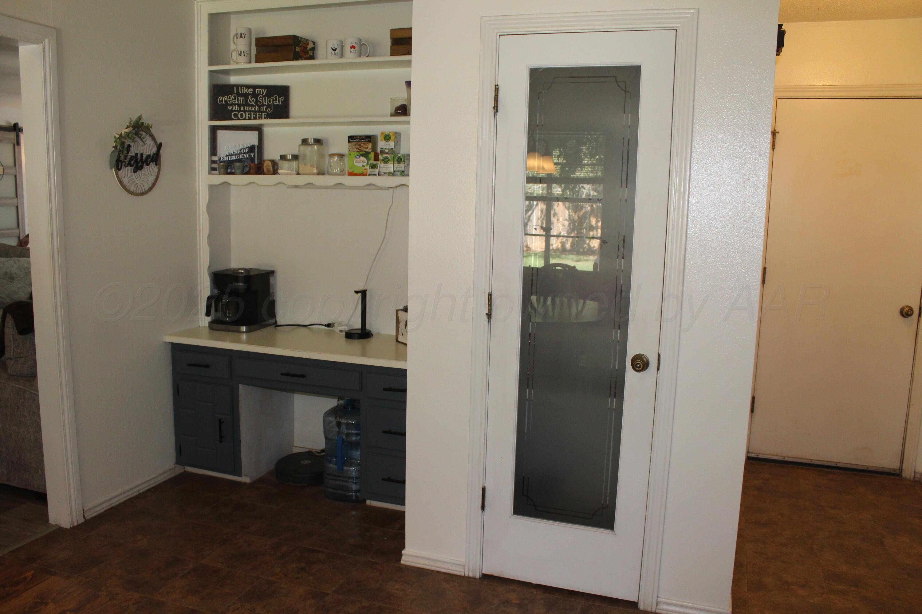 306 Douglas Street Property Photo 11