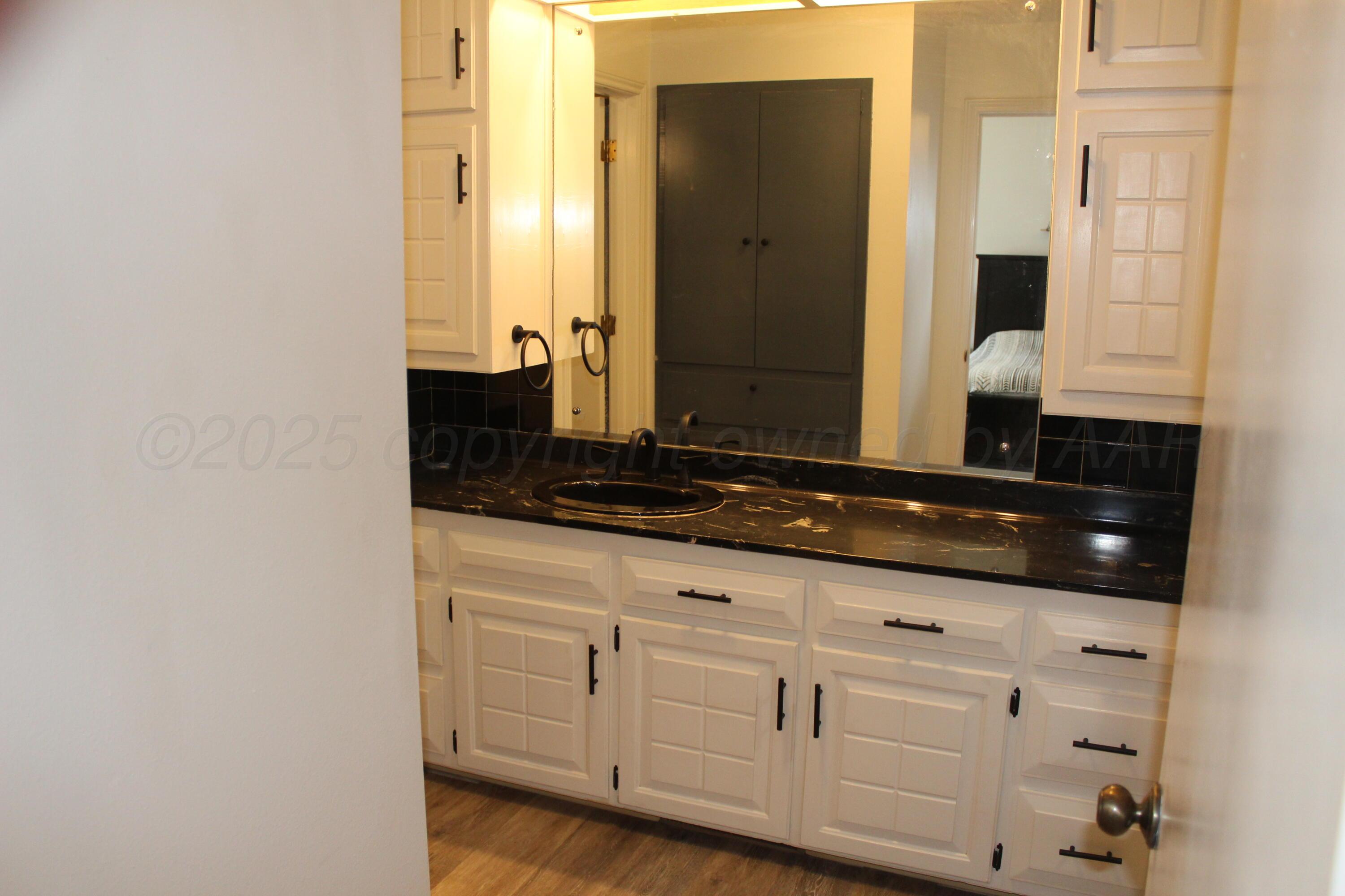 306 Douglas Street Property Photo 17