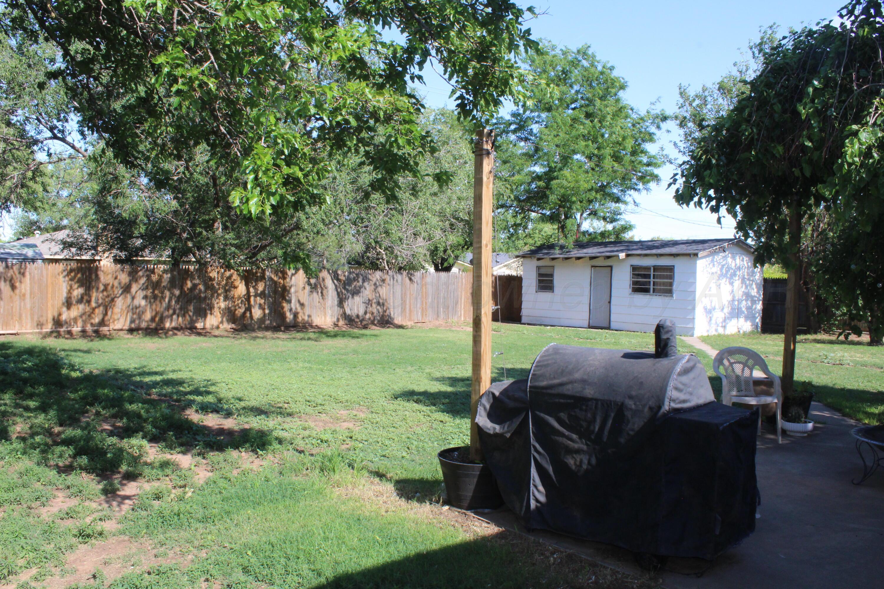 306 Douglas Street Property Photo 23