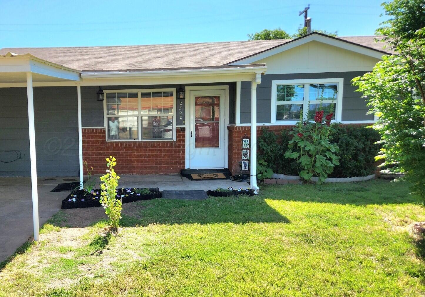 2500 N Bolton Street Property Photo 1