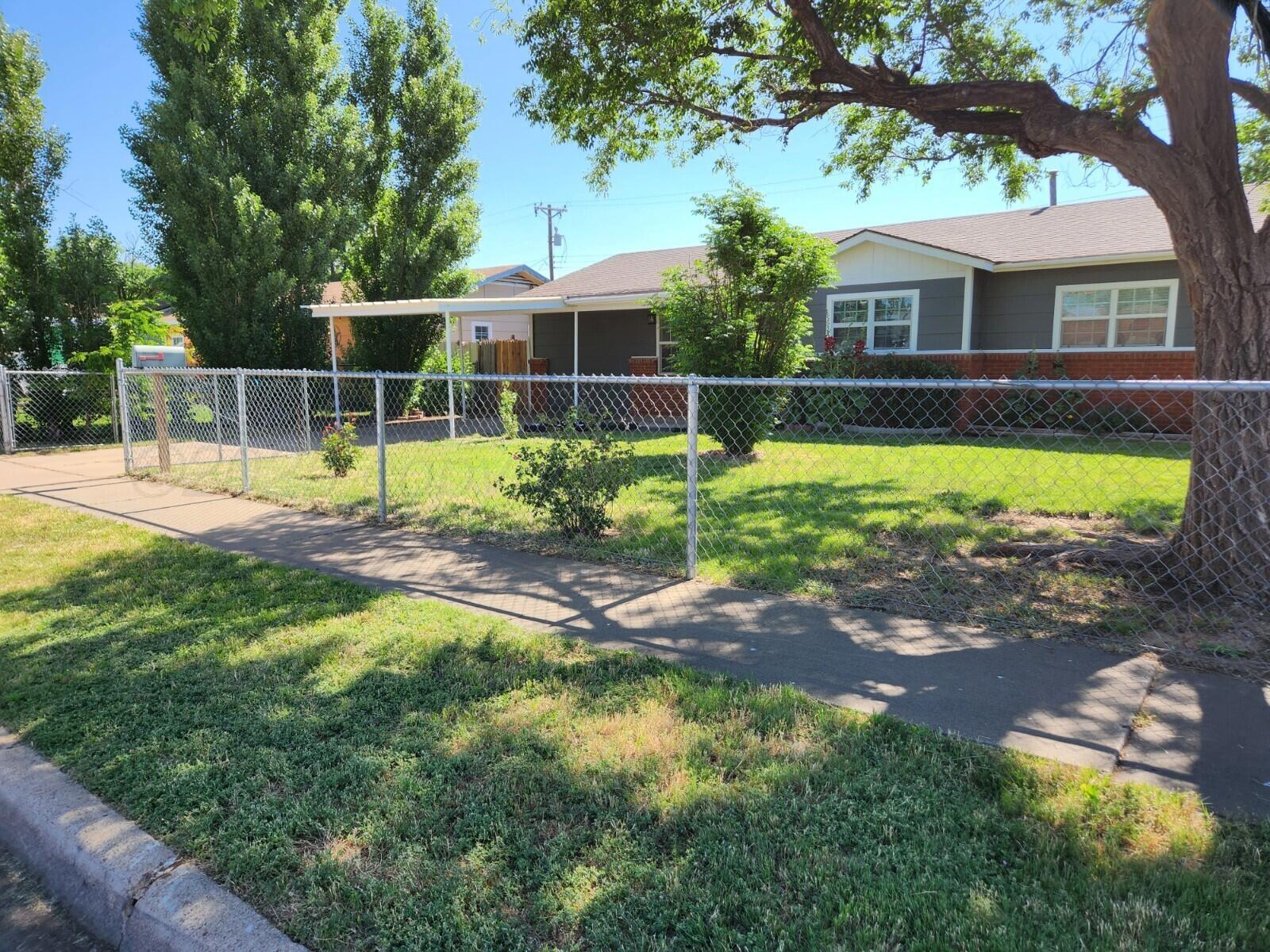 2500 N Bolton Street Property Photo 1