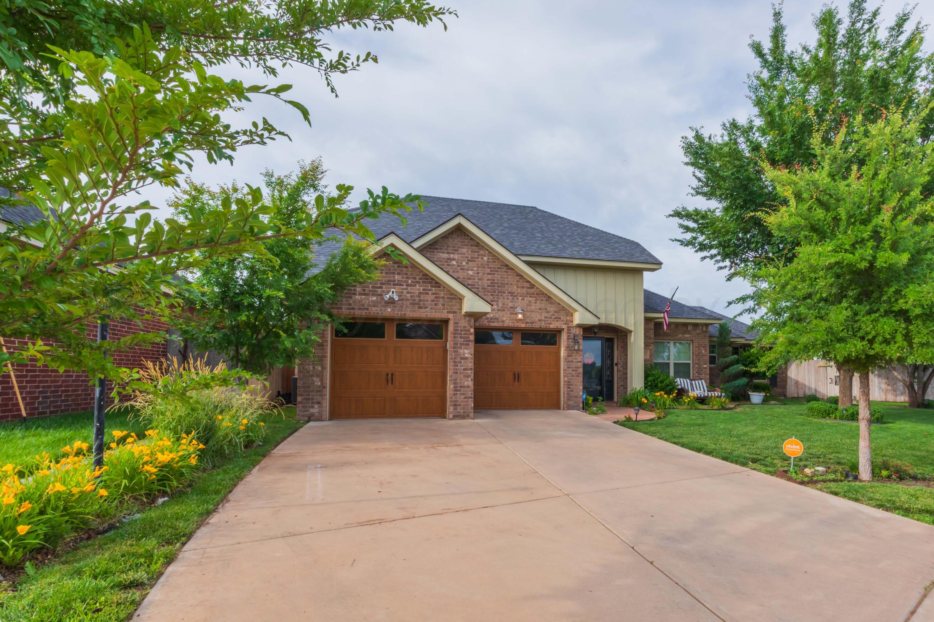 9315 Clint Avenue Property Photo 1