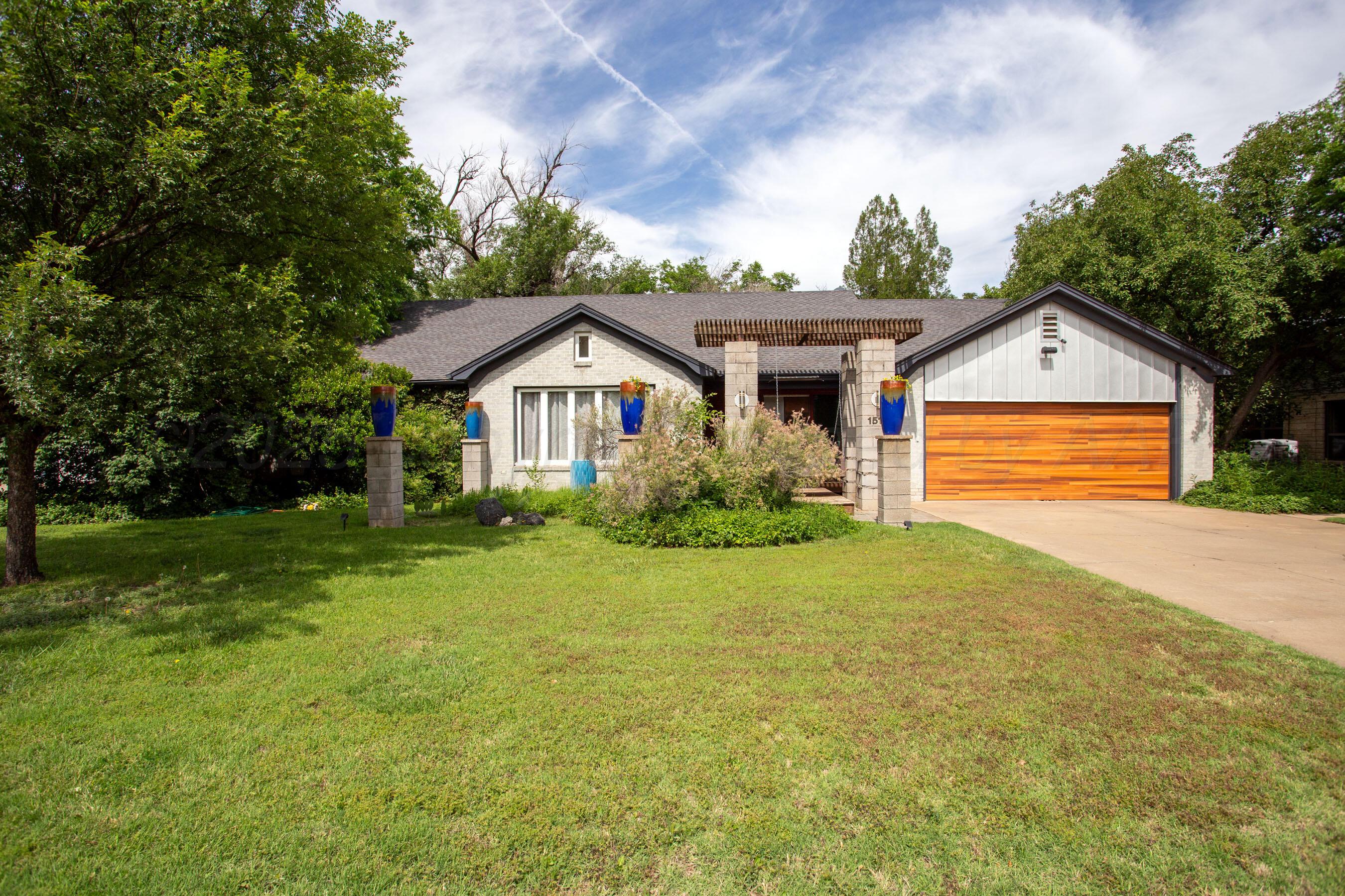 1510 CROCKETT Street Property Photo 1