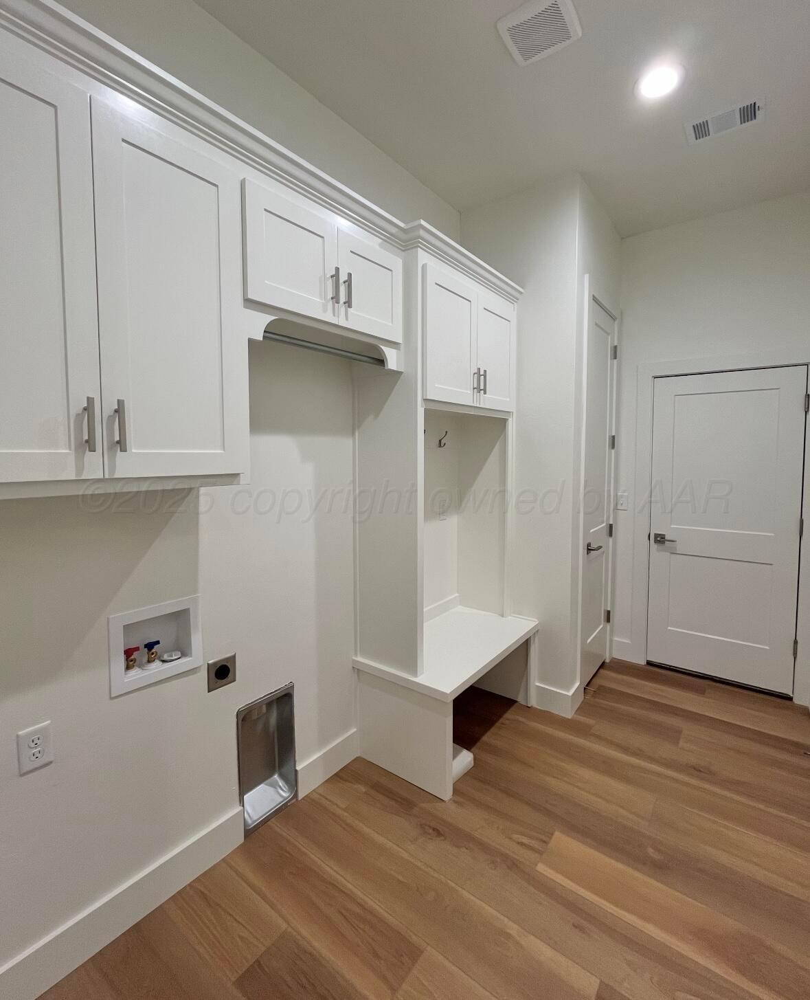 18451 Colt Street Property Photo 8