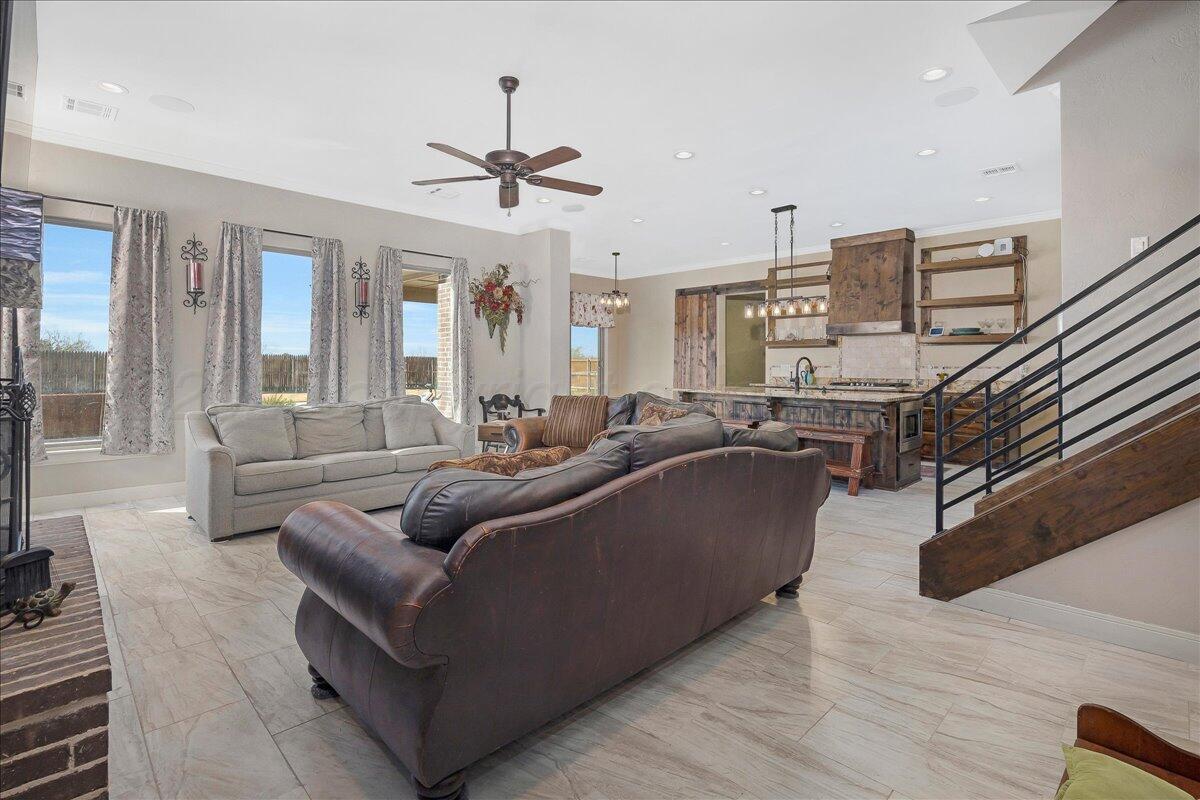 1000 Canyon Parkway Property Photo 5