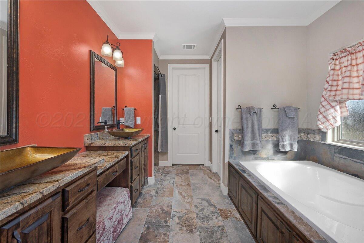 1000 Canyon Parkway Property Photo 16