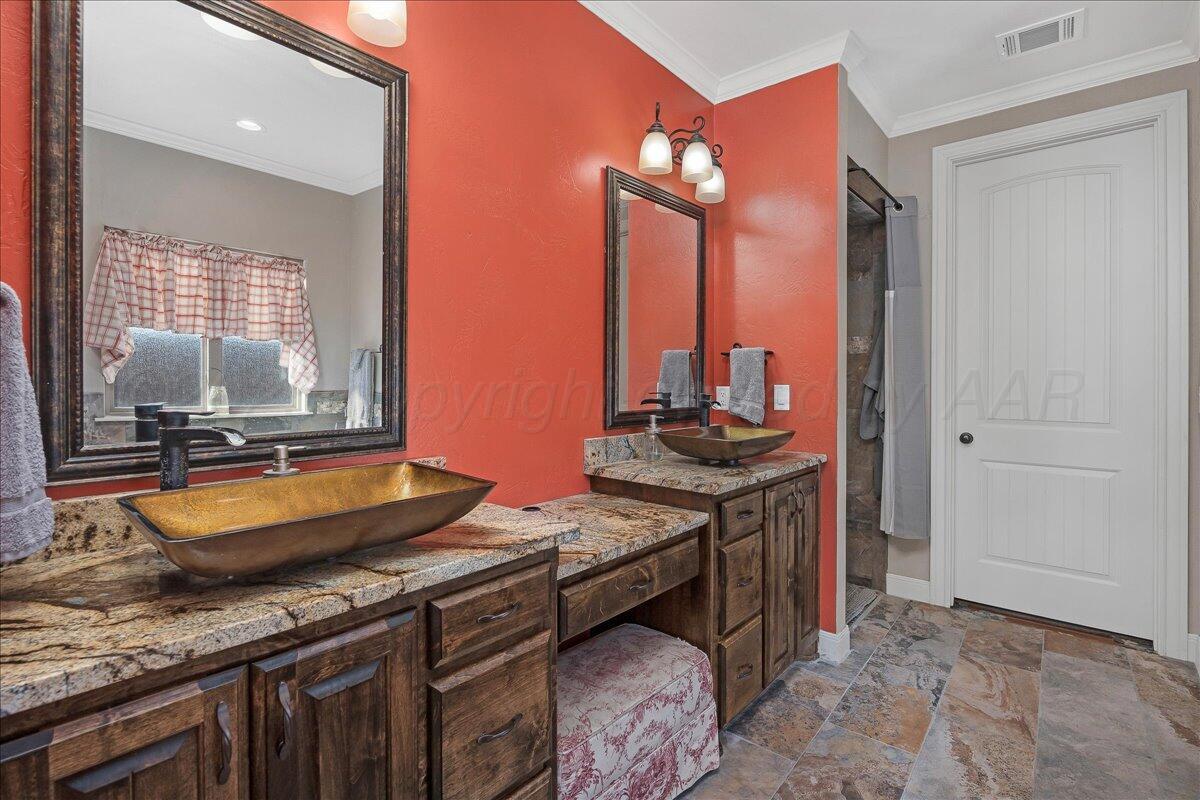 1000 Canyon Parkway Property Photo 17