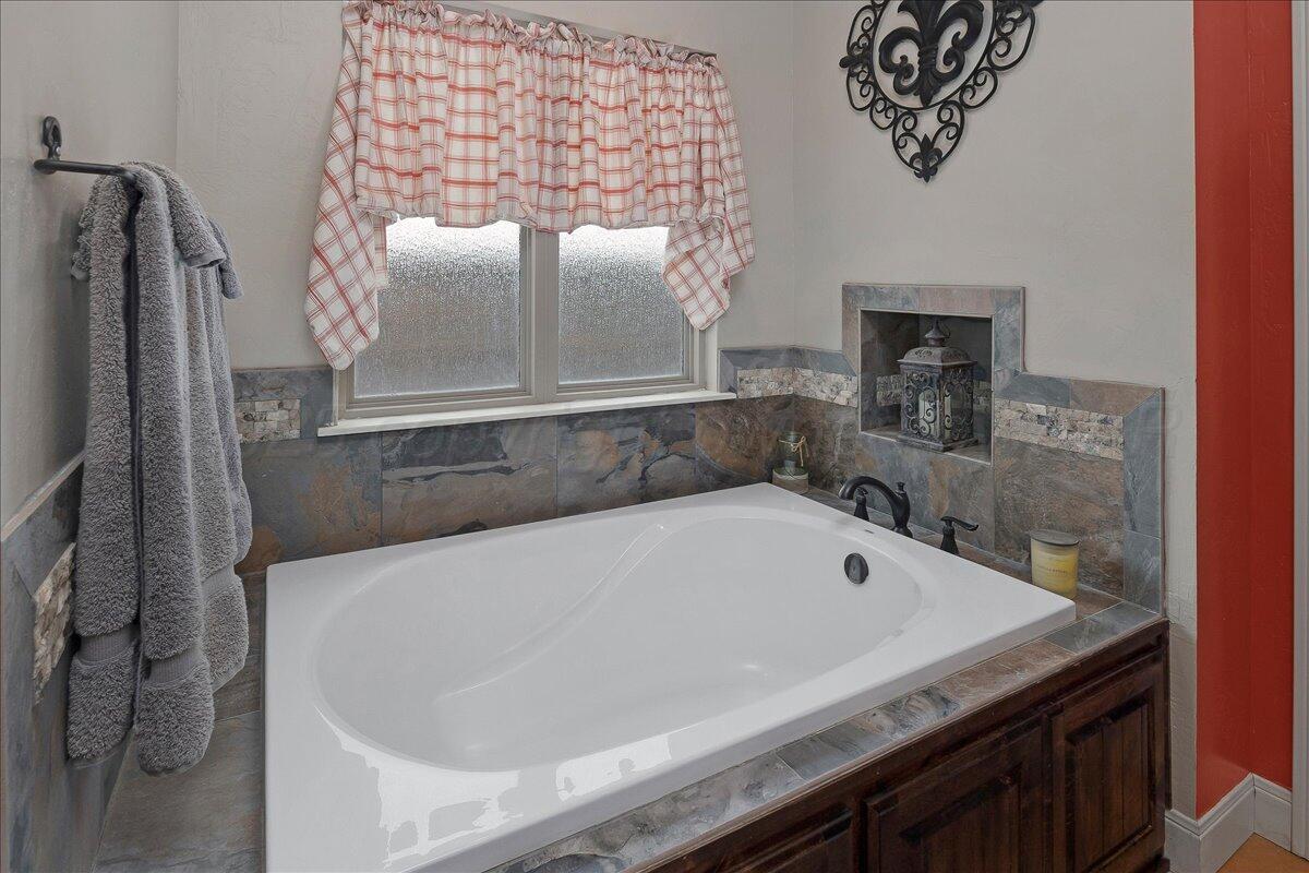 1000 Canyon Parkway Property Photo 18