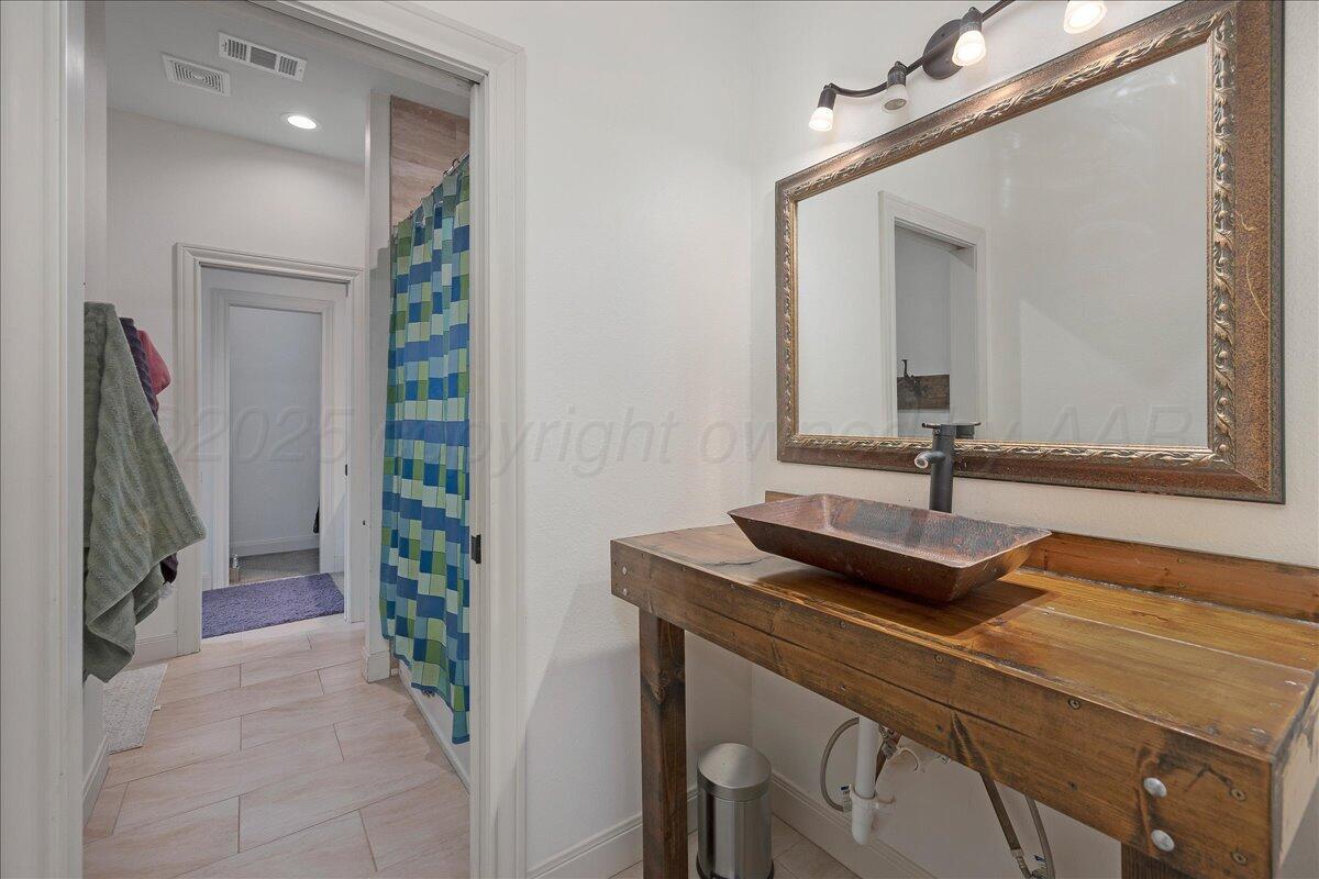 1000 Canyon Parkway Property Photo 28