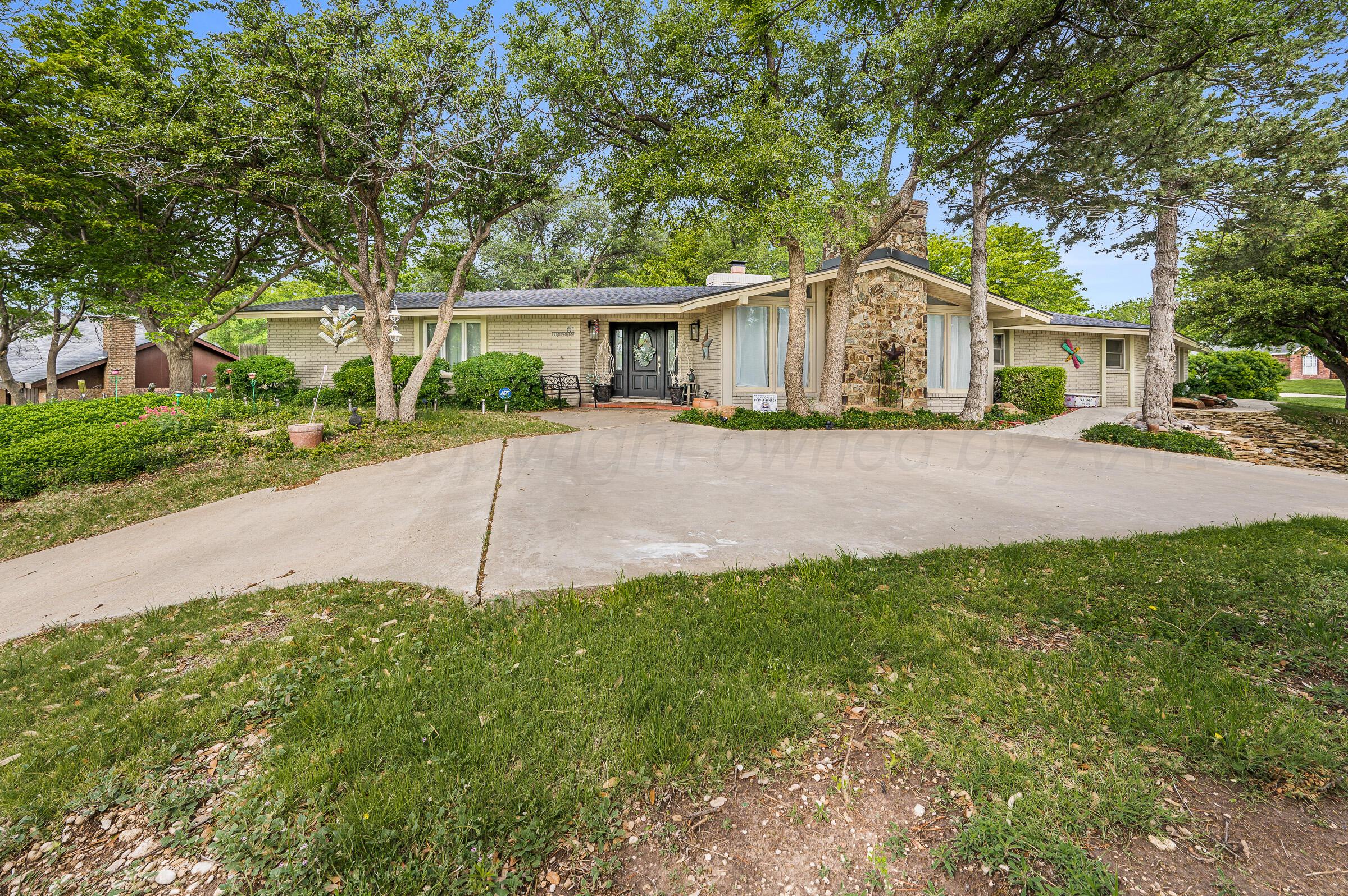 81 Country Club Drive Property Photo