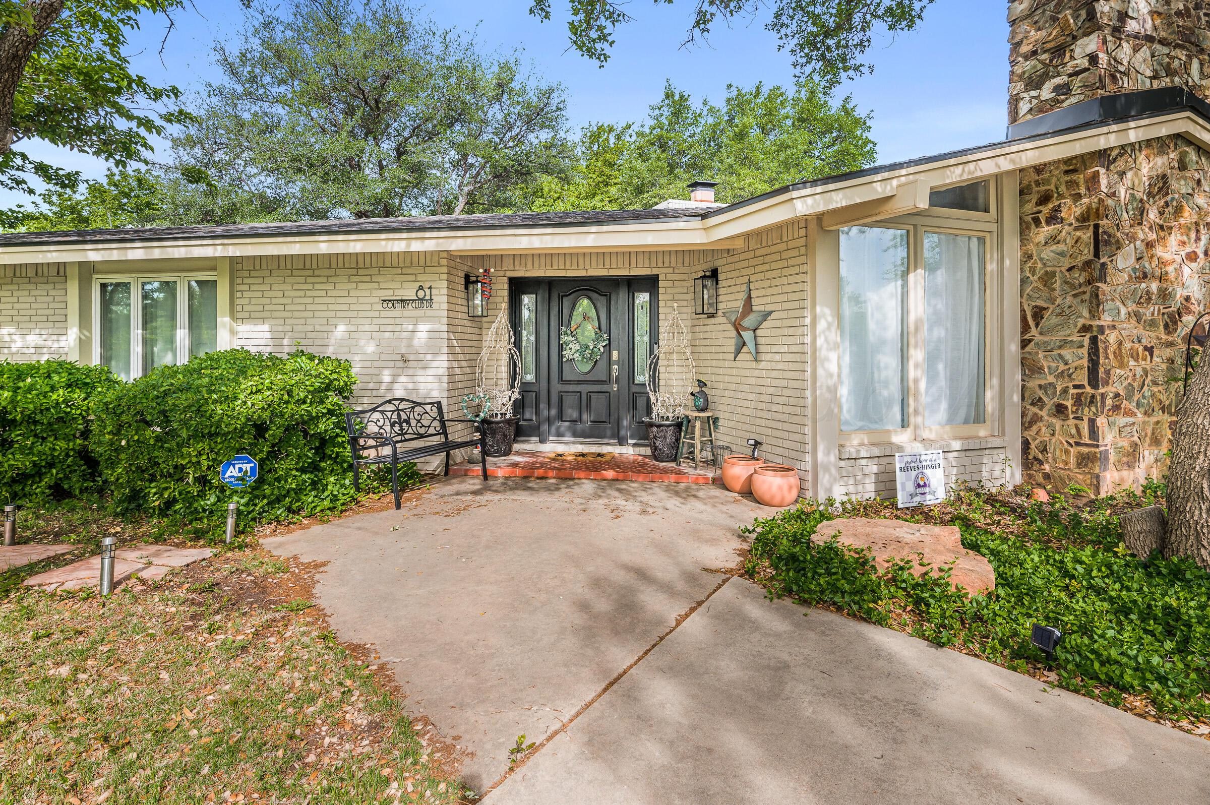 81 Country Club Drive Property Photo 2