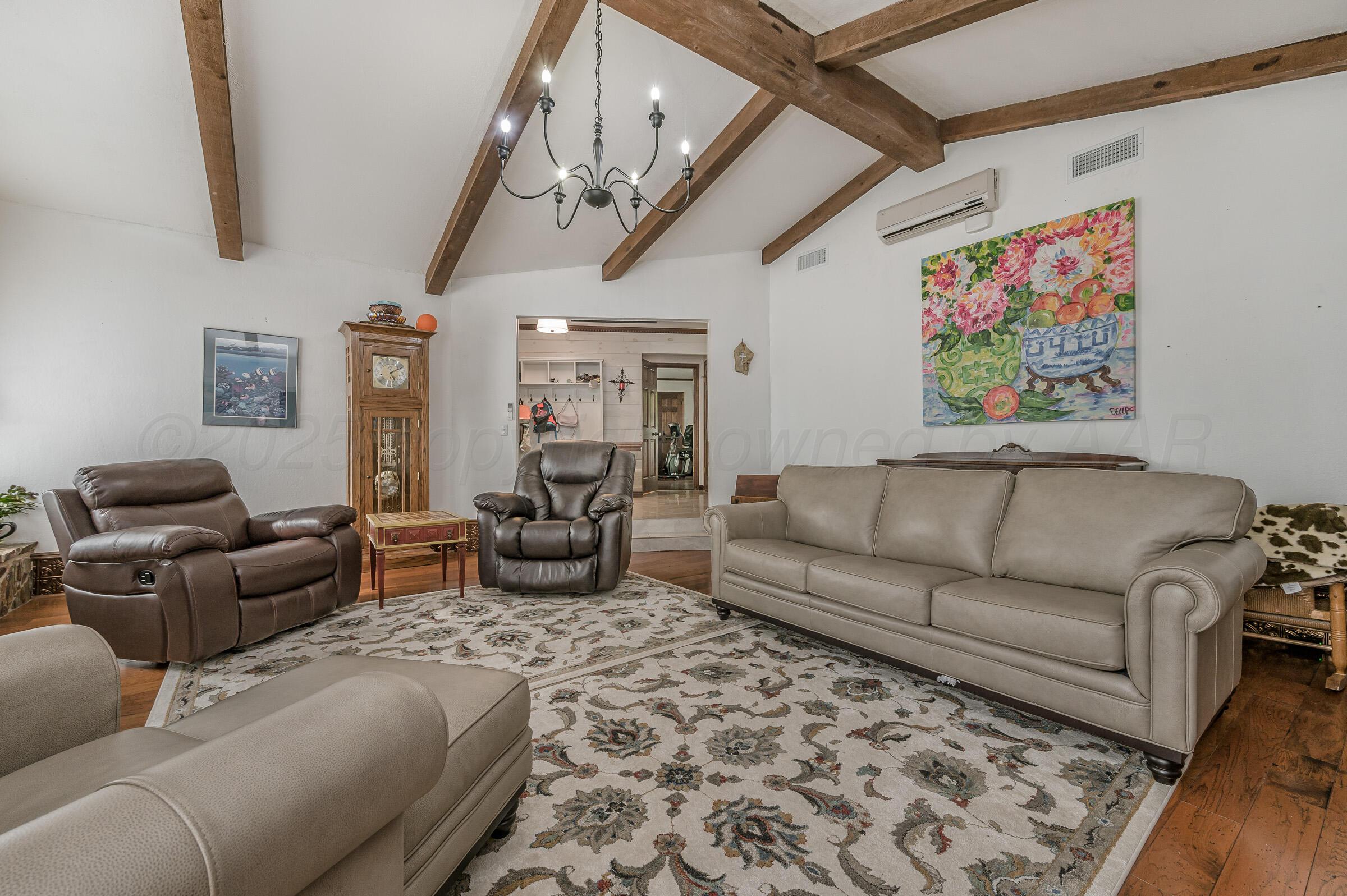 81 Country Club Drive Property Photo 6