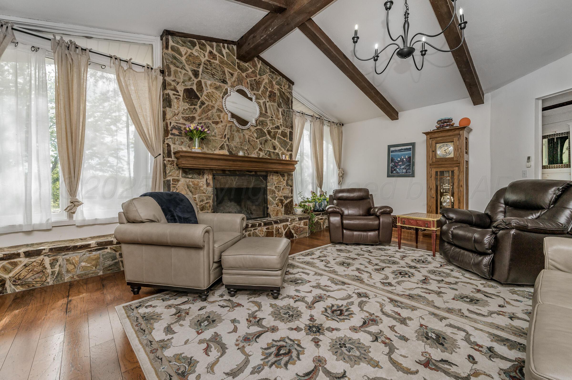 81 Country Club Drive Property Photo 7