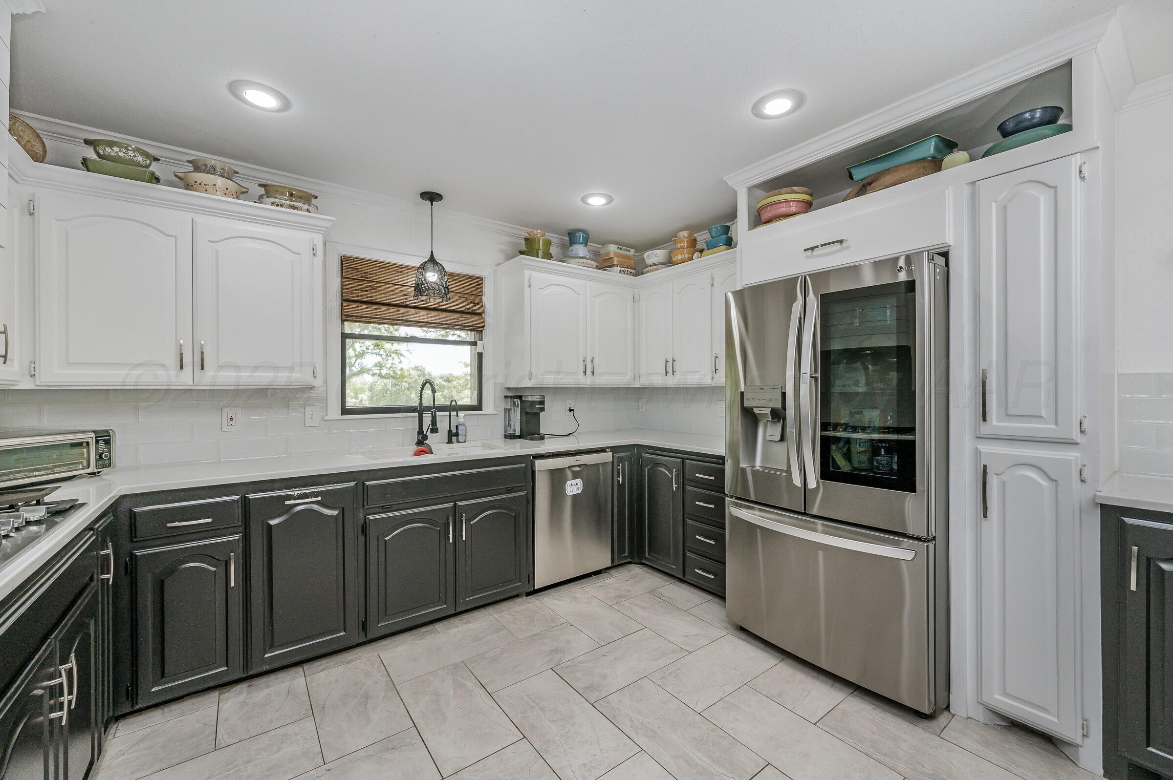 81 Country Club Drive Property Photo 9