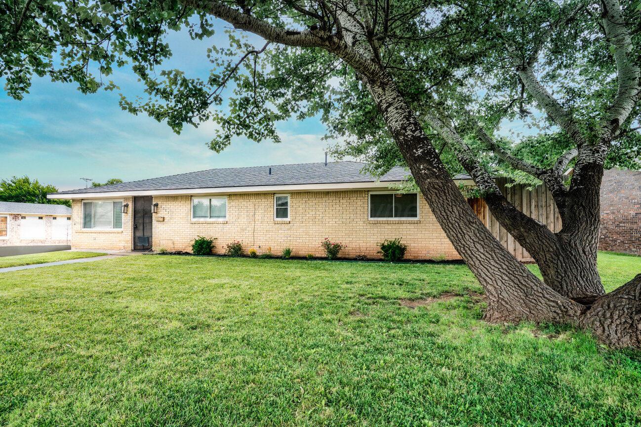 1301 Clyde Street Property Photo 1