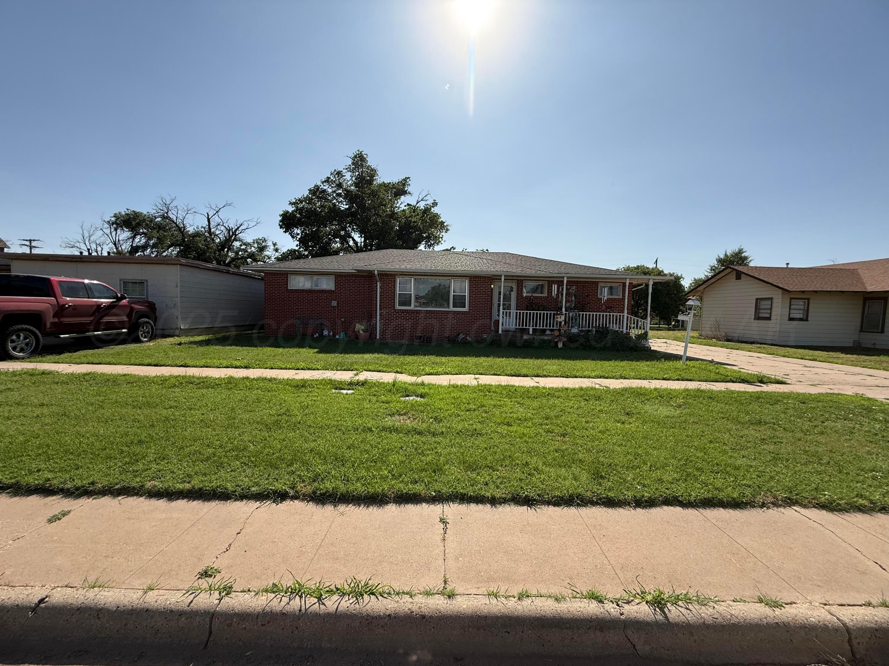 209 N Bowie Ave Property Photo 1