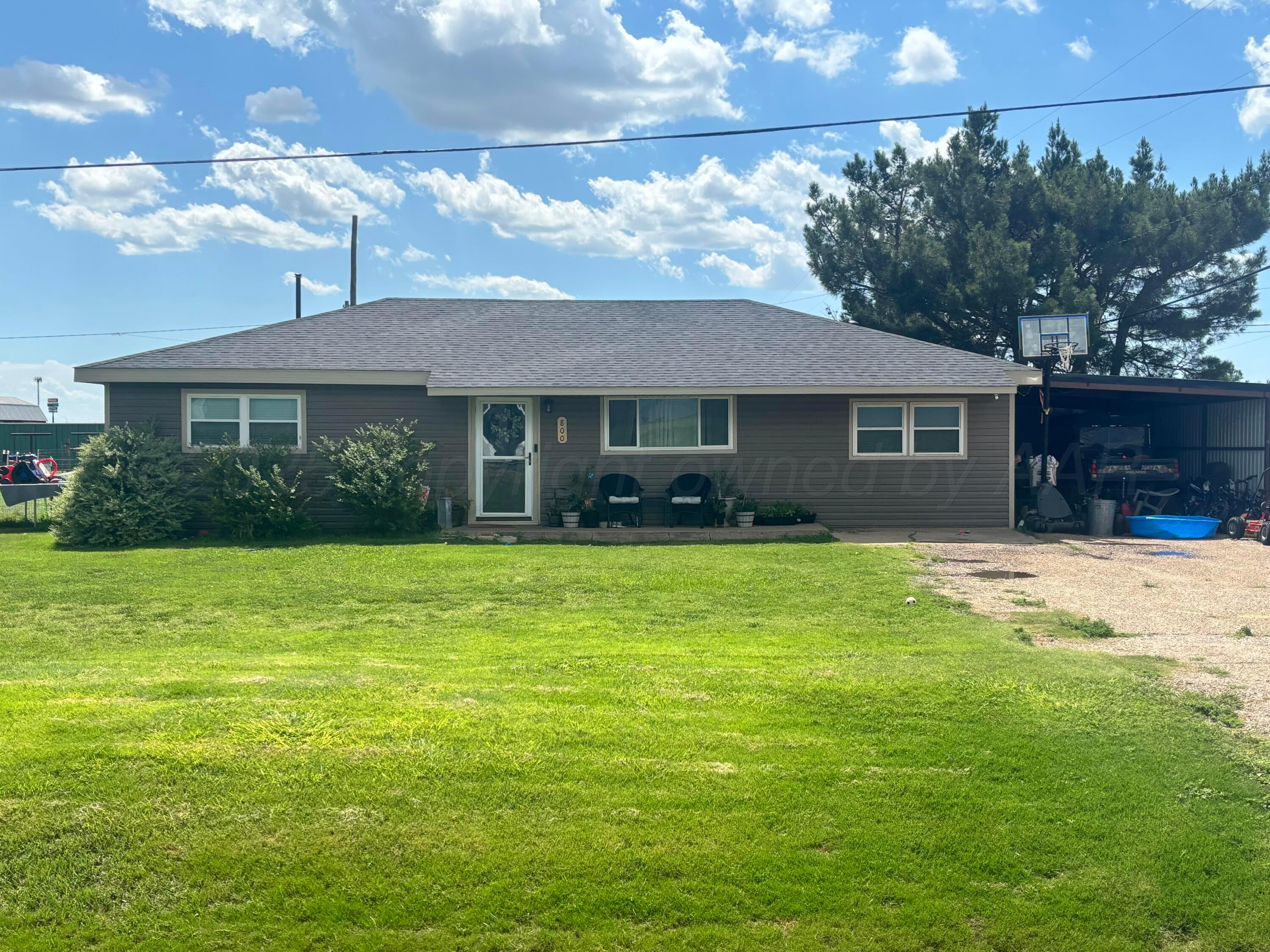800 S 1st Street Property Photo 1