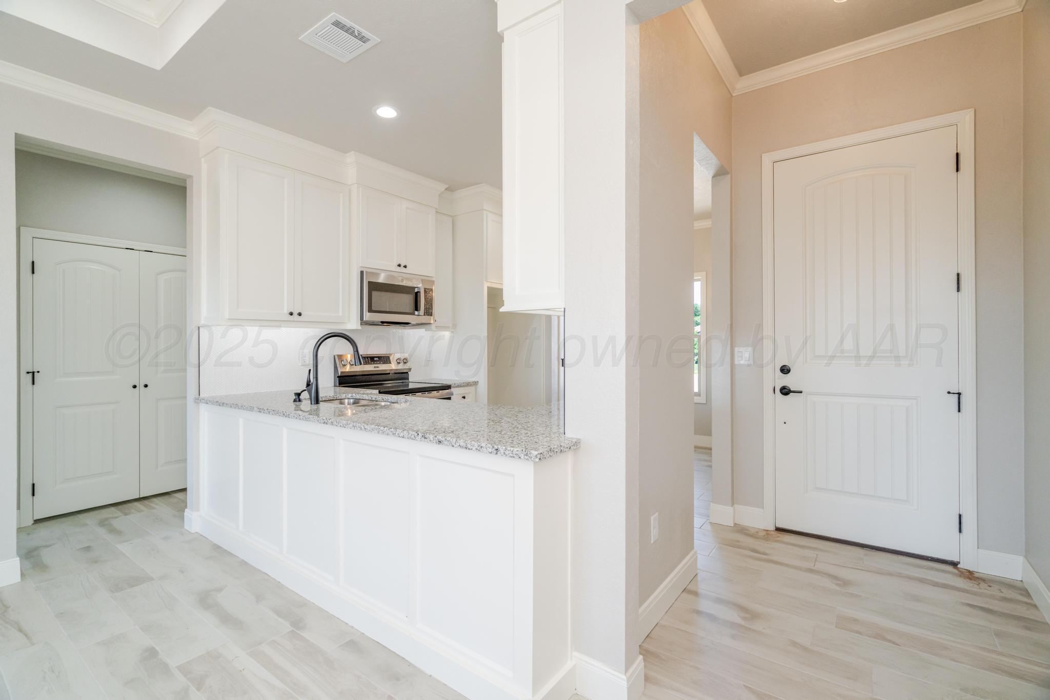 1702 Northridge Street Property Photo 6