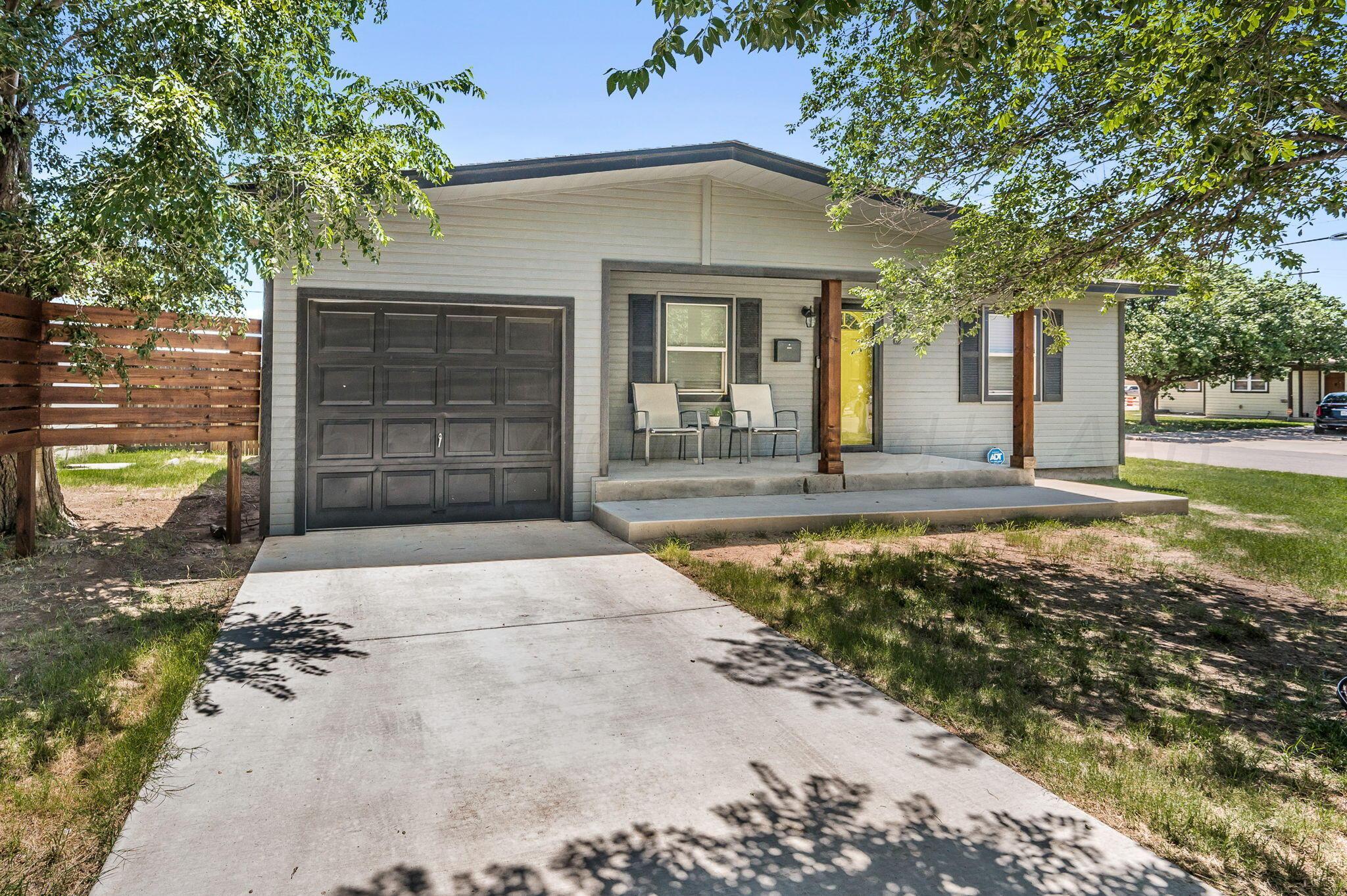 4639 S Hughes Street Property Photo 1