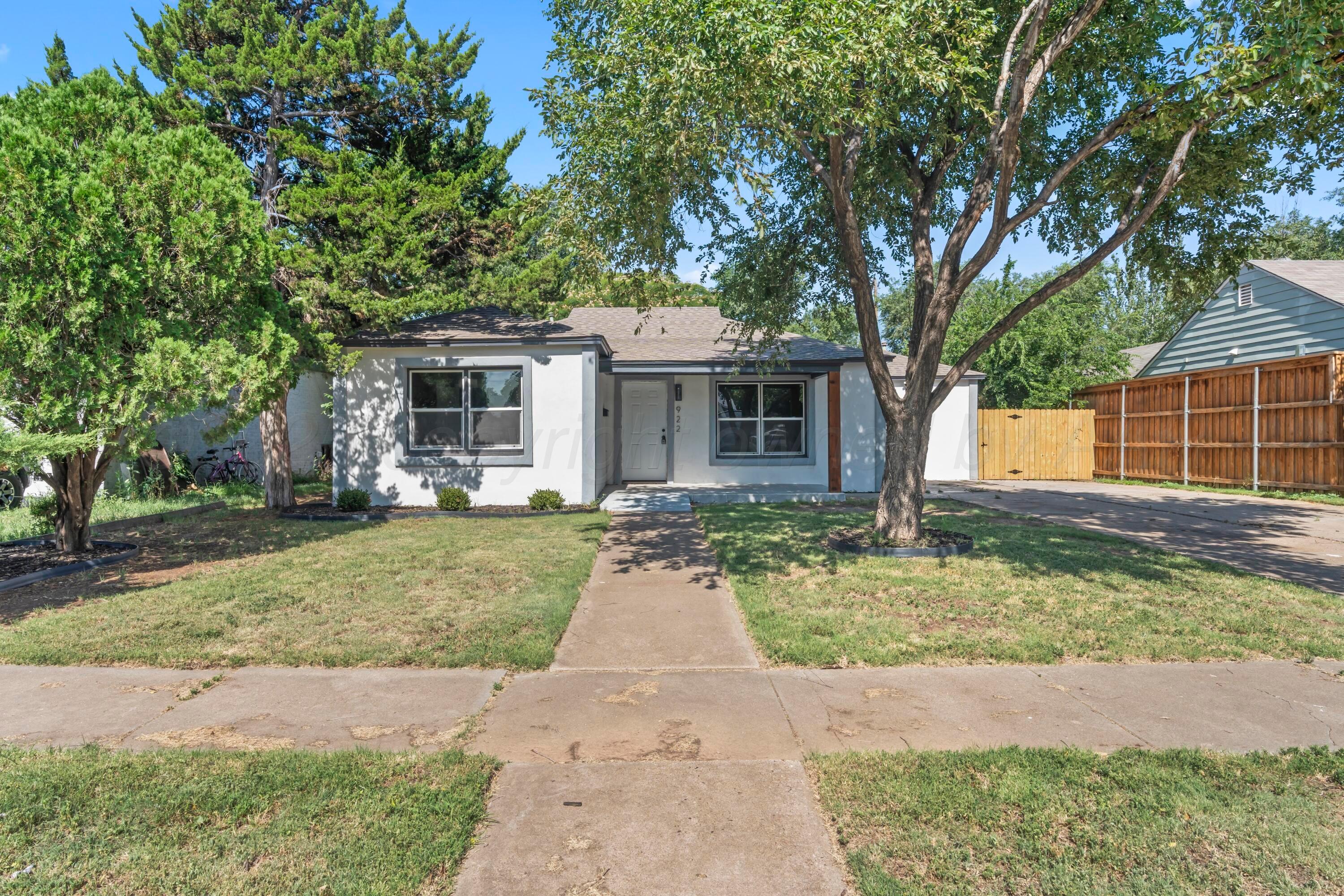 922 S Milam Street Property Photo 1