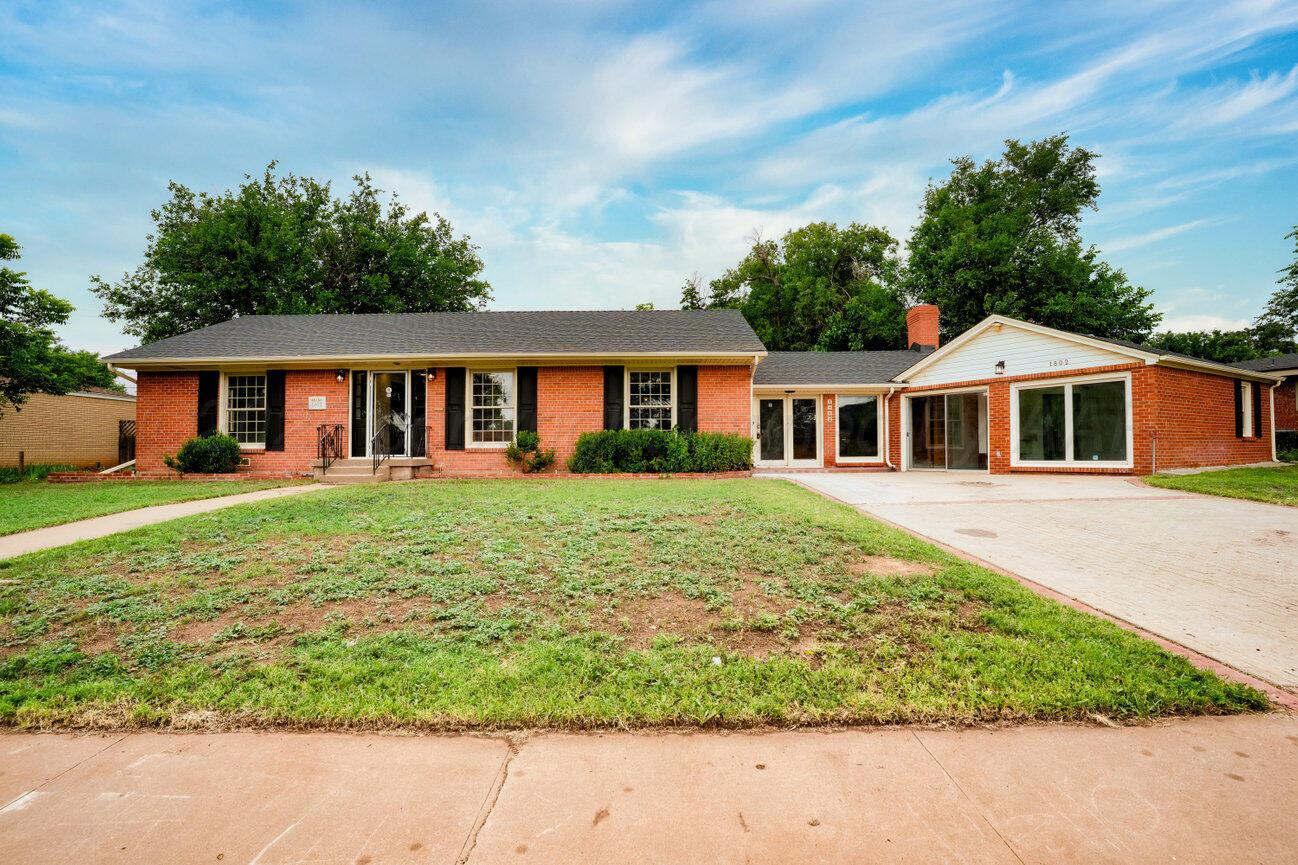 1802 Chama Street Property Photo 1