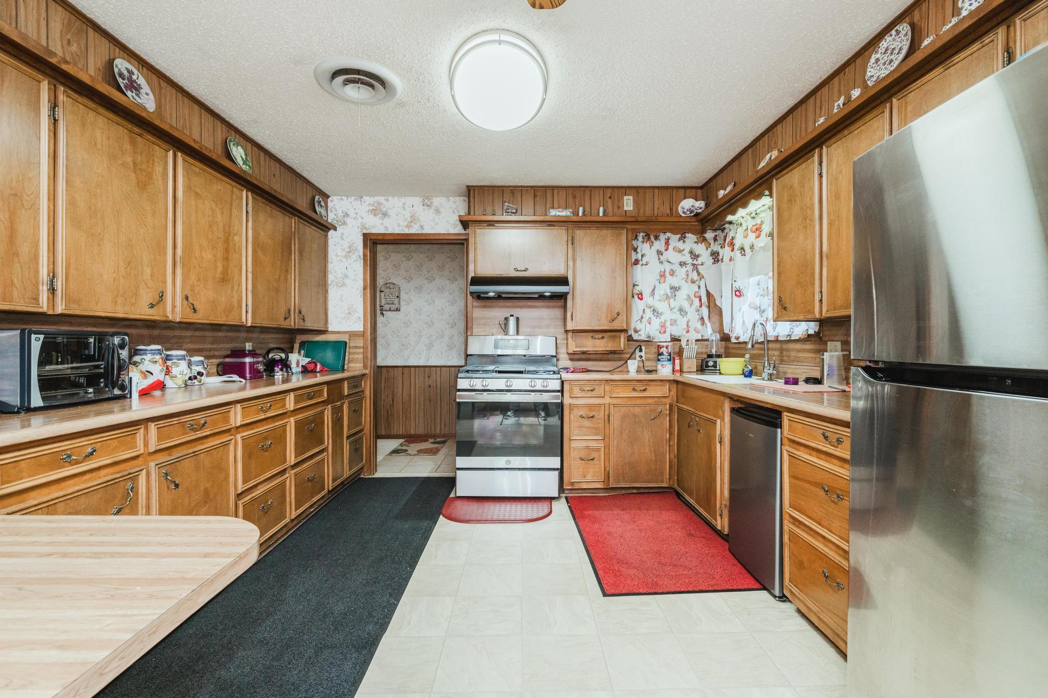 206 N Crosby Avenue Property Photo 13