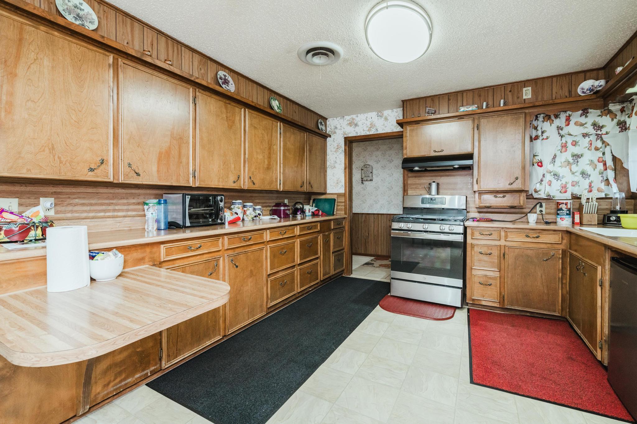 206 N Crosby Avenue Property Photo 14