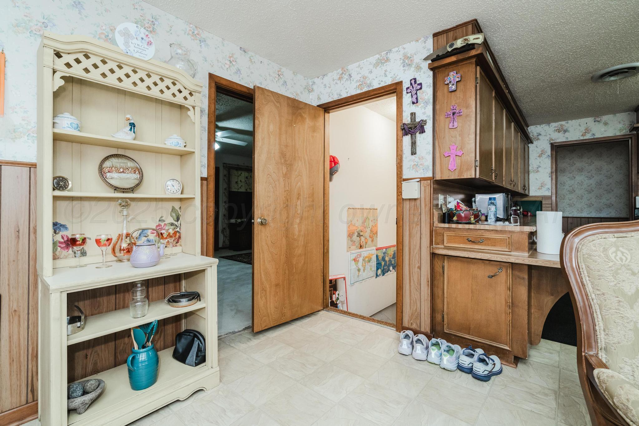 206 N Crosby Avenue Property Photo 17